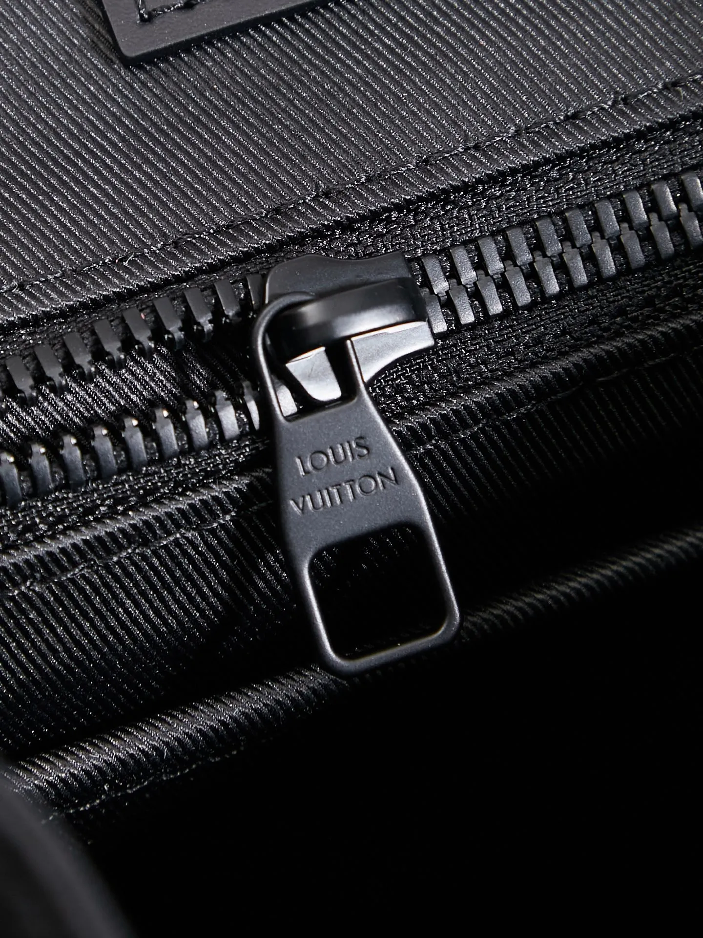P¥1320👉nfc dynamic chip version👈【Top inspection-free pure steel hardware】𝐂𝐇𝐑𝐈𝐒𝐓𝐎𝐏𝐇𝐄𝐑 Small backpack series m20899 inspection-free version 🔍Perfect details 🔍The essence of solid construction!