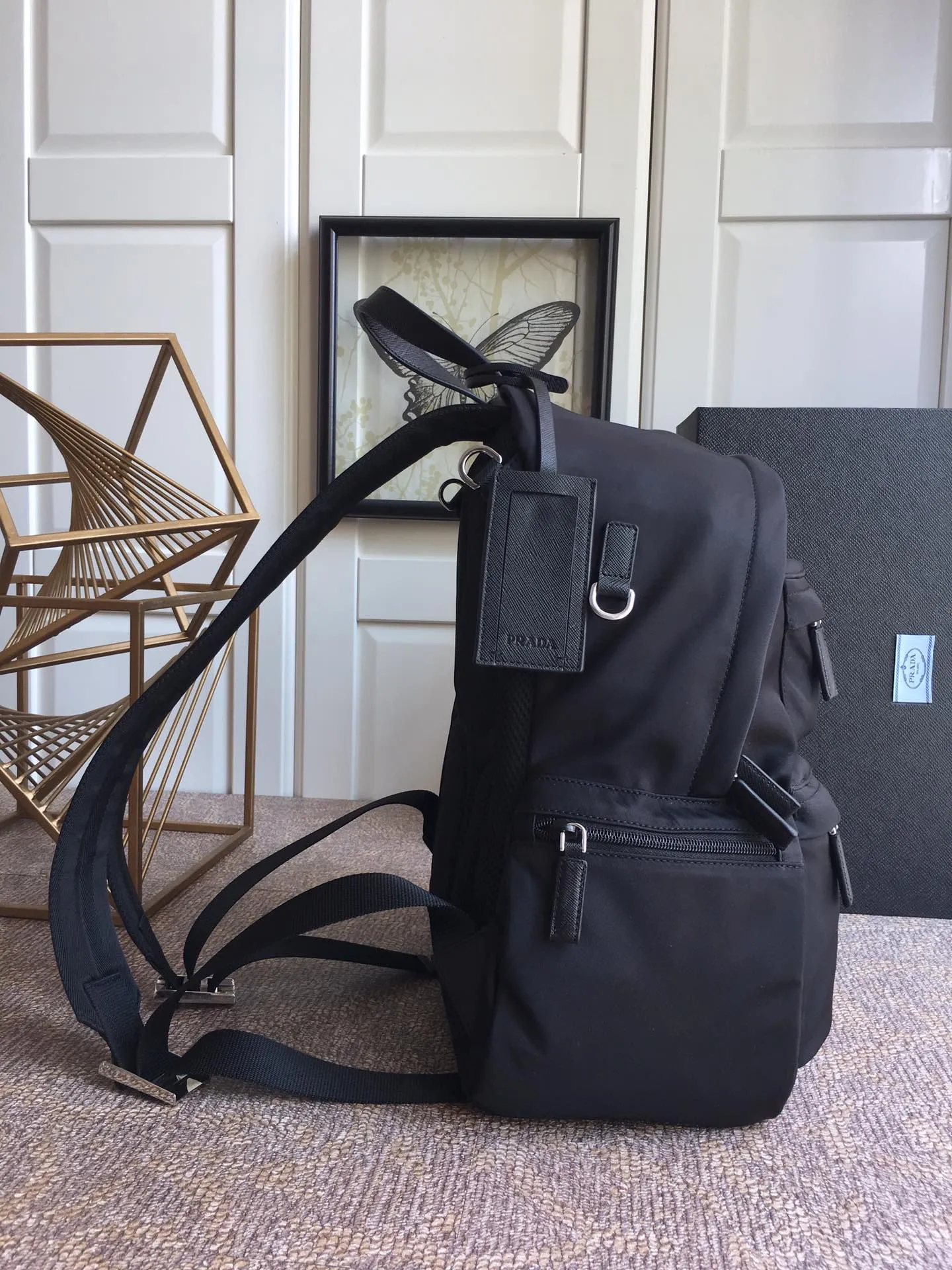 💰1320, P’s new backpack, 2VZ025 triangle logo 👏👏Original item, nylon material, adjustable straps, fabric Saffiano leather handles on the back, two-way zipper closure, two zippered outer pockets, nylon lining, one zippered inner pocket and one pocket sewn to the inner wall. 🎉🎉🎉Length 29×Height 40×Bottom 17cm👍👍👍💰