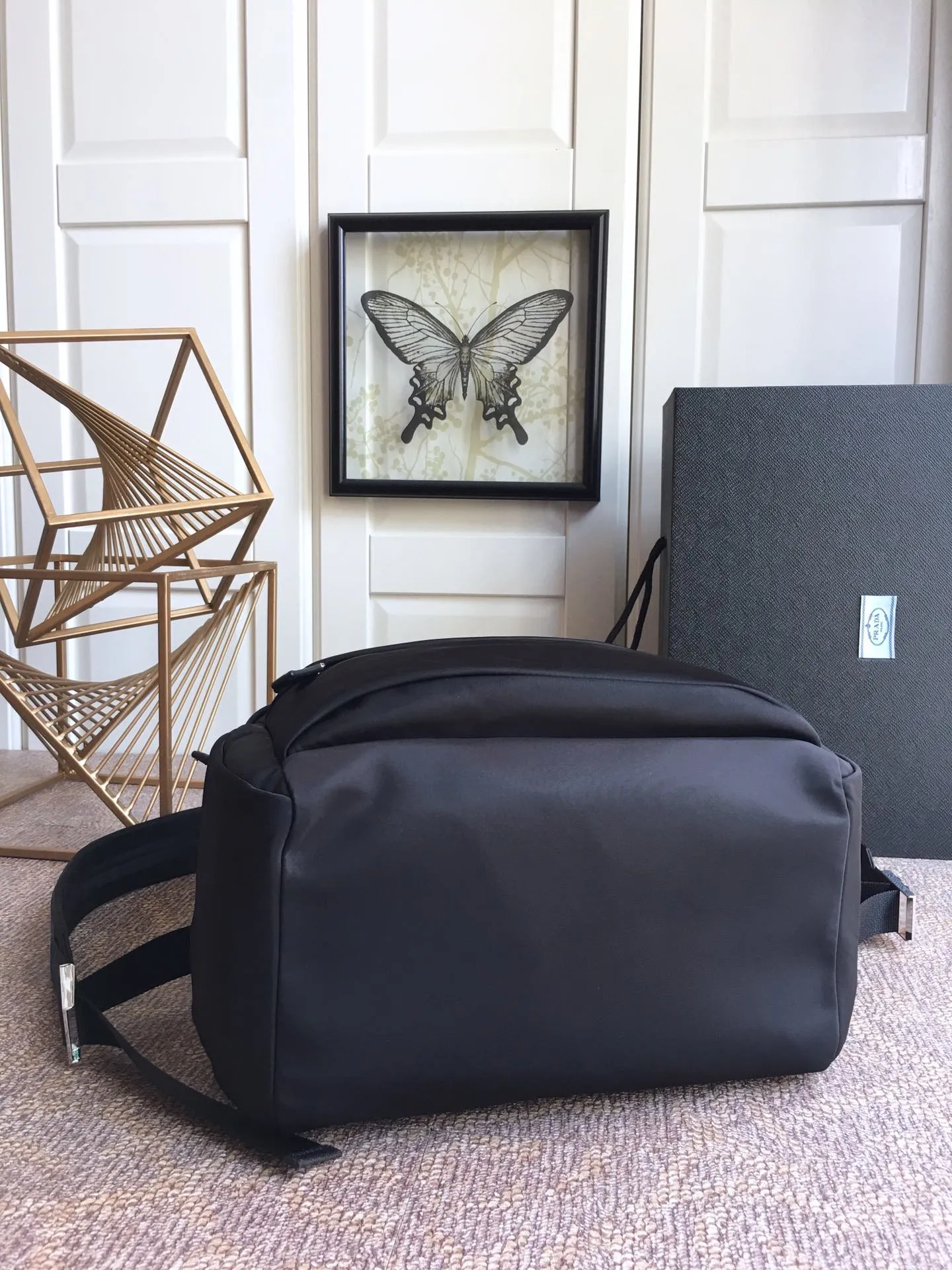 💰1320, P’s new backpack, 2VZ025 triangle logo 👏👏Original item, nylon material, adjustable straps, fabric Saffiano leather handles on the back, two-way zipper closure, two zippered outer pockets, nylon lining, one zippered inner pocket and one pocket sewn to the inner wall. 🎉🎉🎉Length 29×Height 40×Bottom 17cm👍👍👍💰