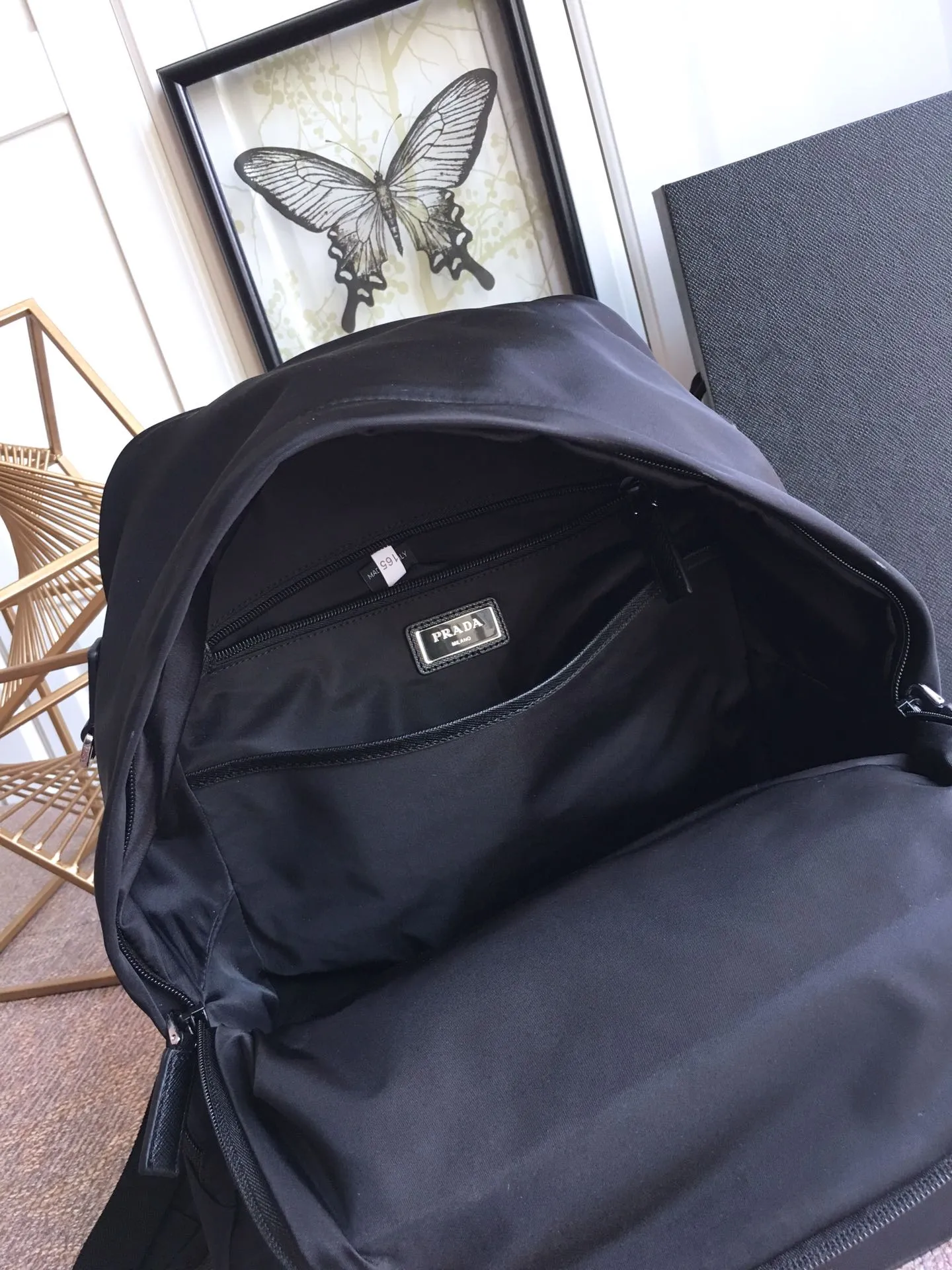 💰1320, P’s new backpack, 2VZ025 triangle logo 👏👏Original item, nylon material, adjustable straps, fabric Saffiano leather handles on the back, two-way zipper closure, two zippered outer pockets, nylon lining, one zippered inner pocket and one pocket sewn to the inner wall. 🎉🎉🎉Length 29×Height 40×Bottom 17cm👍👍👍💰