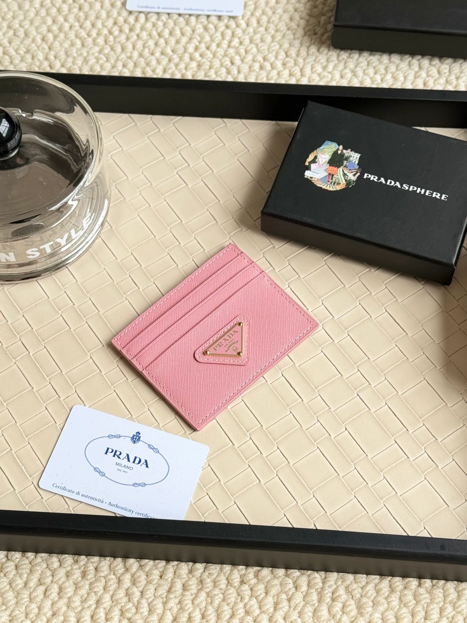 💰100prada popular card holder, unisex small card holder, black, model 1MC025 Triangle Wheat series, nine colors, made of cross-grain cowhide, 6 card slots ➕ a middle mezzanine, which can hold multiple cards and zeros 💰, size 11.2×8.5cm, taken in kind, what you see is what you get