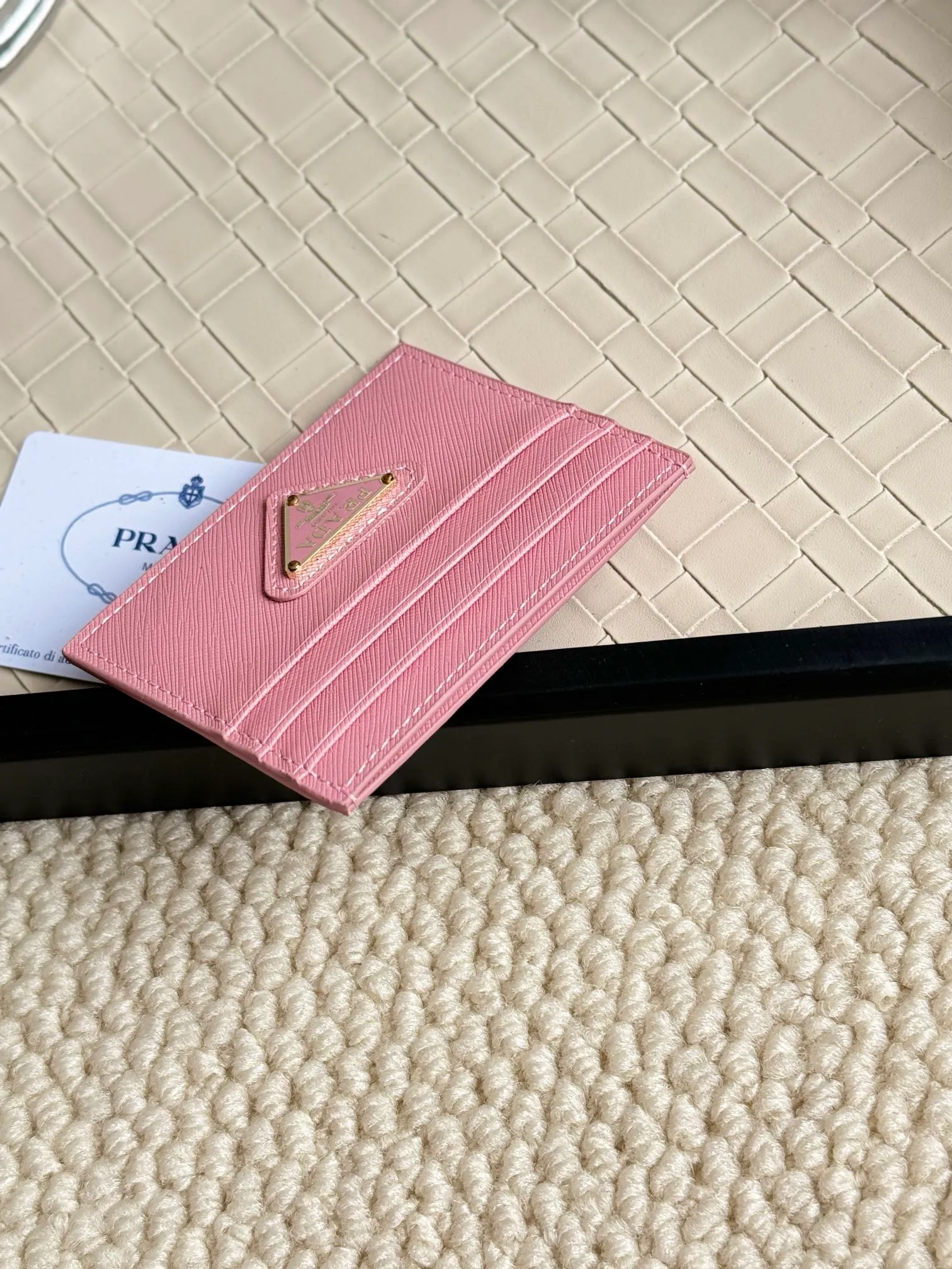 💰100prada popular card holder, unisex small card holder, black, model 1MC025 Triangle Wheat series, nine colors, made of cross-grain cowhide, 6 card slots ➕ a middle mezzanine, which can hold multiple cards and zeros 💰, size 11.2×8.5cm, taken in kind, what you see is what you get