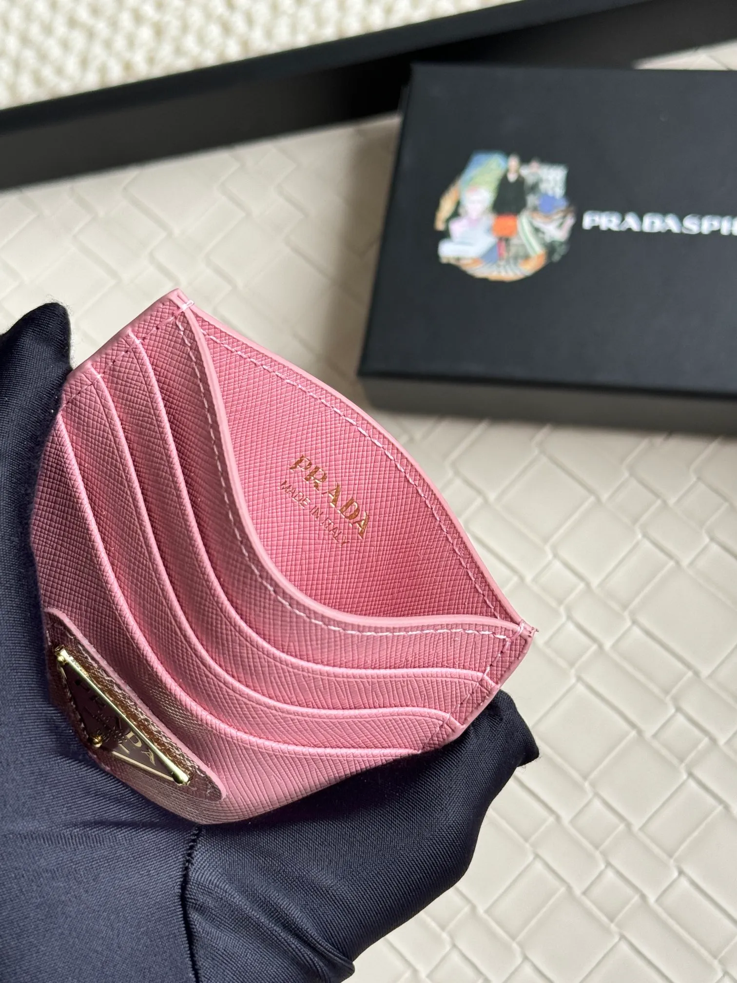 💰100prada popular card holder, unisex small card holder, black, model 1MC025 Triangle Wheat series, nine colors, made of cross-grain cowhide, 6 card slots ➕ a middle mezzanine, which can hold multiple cards and zeros 💰, size 11.2×8.5cm, taken in kind, what you see is what you get