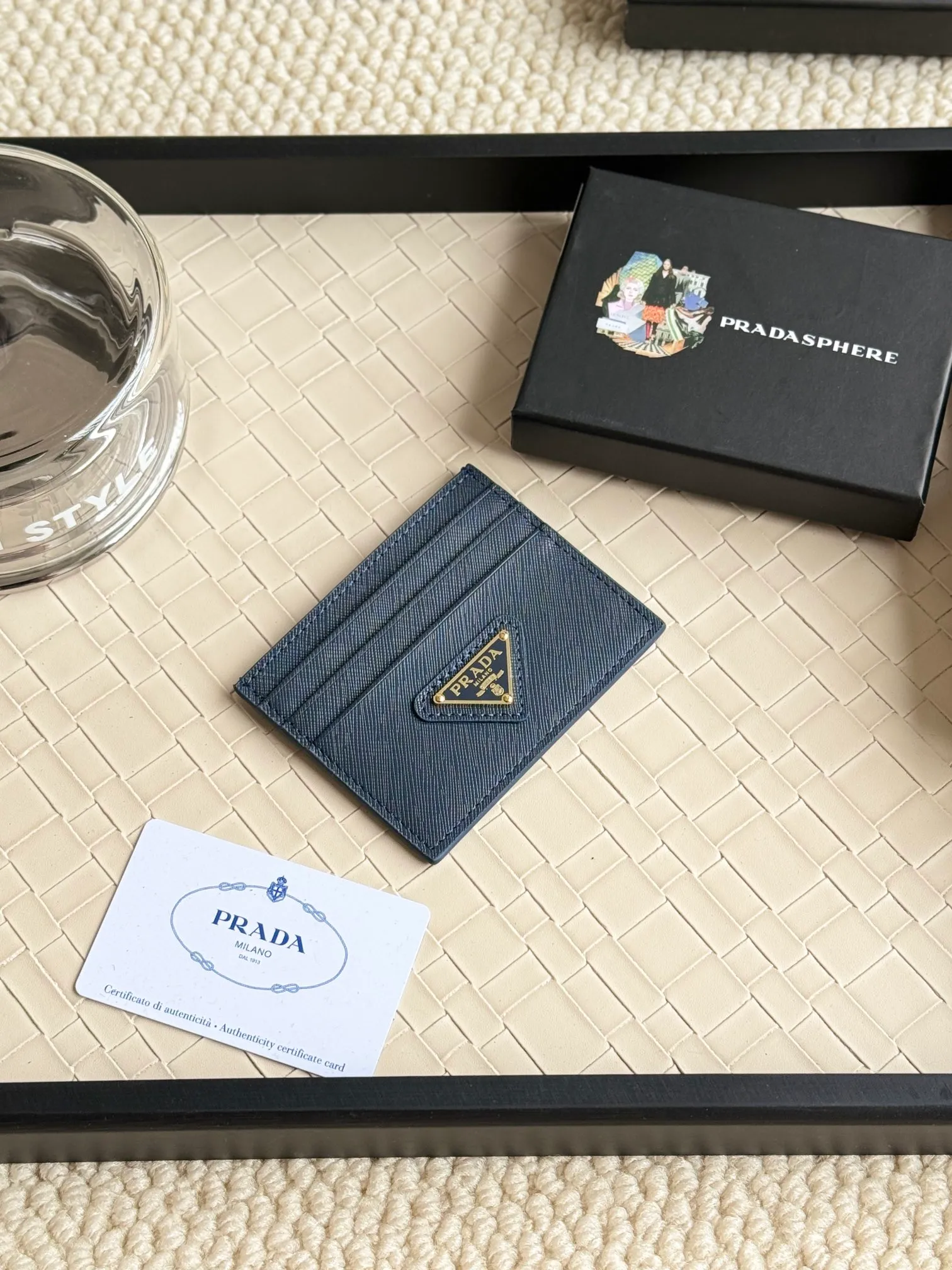 💰100prada popular card holder, unisex small card holder, black, model 1MC025 Triangle Wheat series, nine colors, made of cross-grain cowhide, 6 card slots ➕ a middle mezzanine, which can hold multiple cards and zeros 💰, size 11.2×8.5cm, taken in kind, what you see is what you get