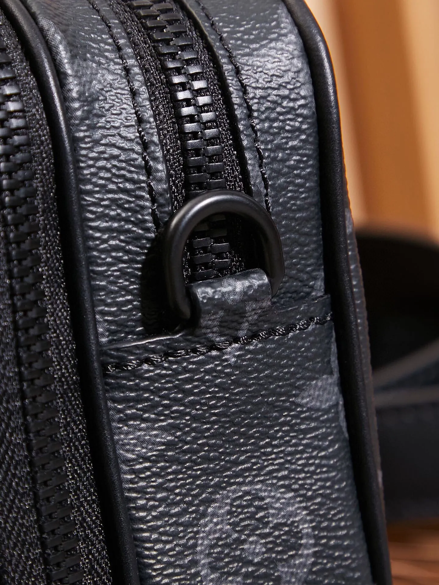 P¥700👉nfc dynamic chip version👈This Neo Alpha cross-body bag M82542 French original leather🇫🇷All steel hardware Size: 11*18.5*6.5cm [Essential details, every detail is impeccable]
