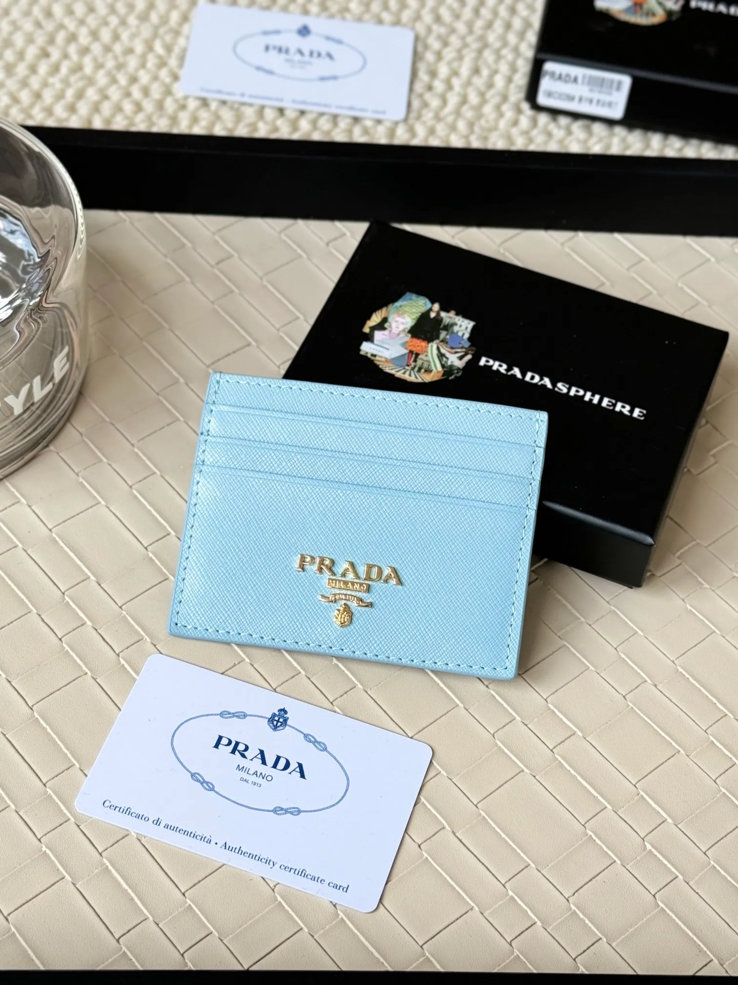 💰110prada popular card holder, unisex small card holder, black, model 1MC025, loose lettering Triangle Wheat series, nine colors, made of cross-grain cowhide, 6 card slots ➕ One middle sandwich, can place multiple cards and zeros 💰, size 11.2×8.5cm, real shot, what you see is what you get