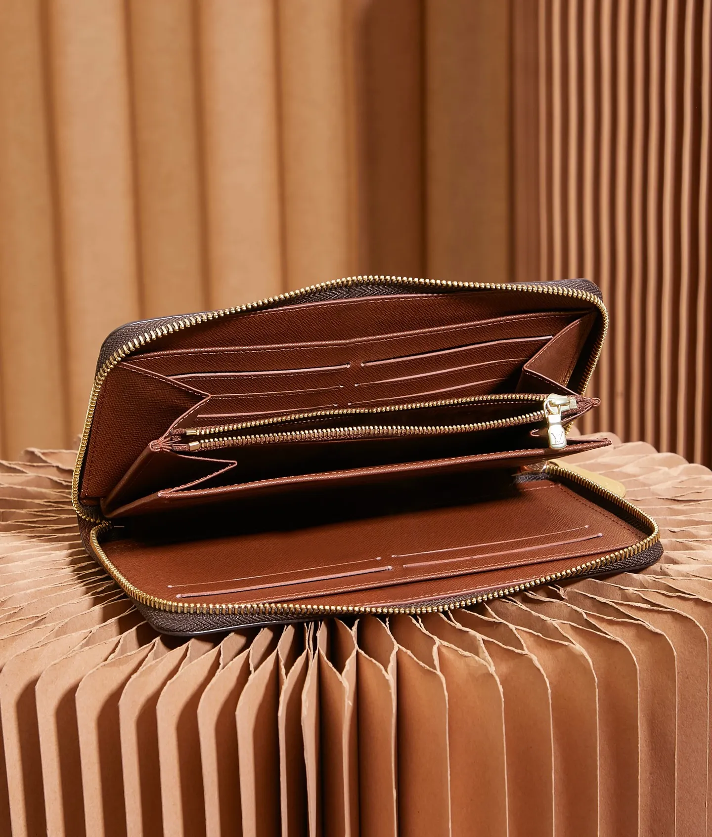 P¥320👉nfc dynamic chip version👈[Top inspection-free pure steel hardware] Large zipper hand wallet M62581 presbyopia inspection-free version 🔍Perfect details 🔍The essence of solid construction!