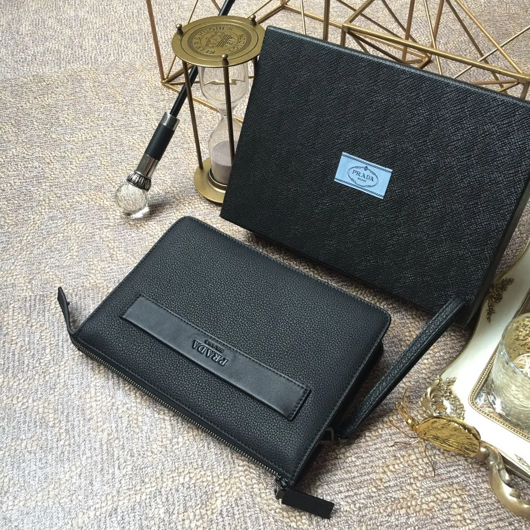 💰1120, P’s new handbag 001A, black, top quality, synchronized with counters, imported deerskin pattern, full leather inside and outside, 175 OEM code, top color hardware, length 26X height 18cmx5.5cm