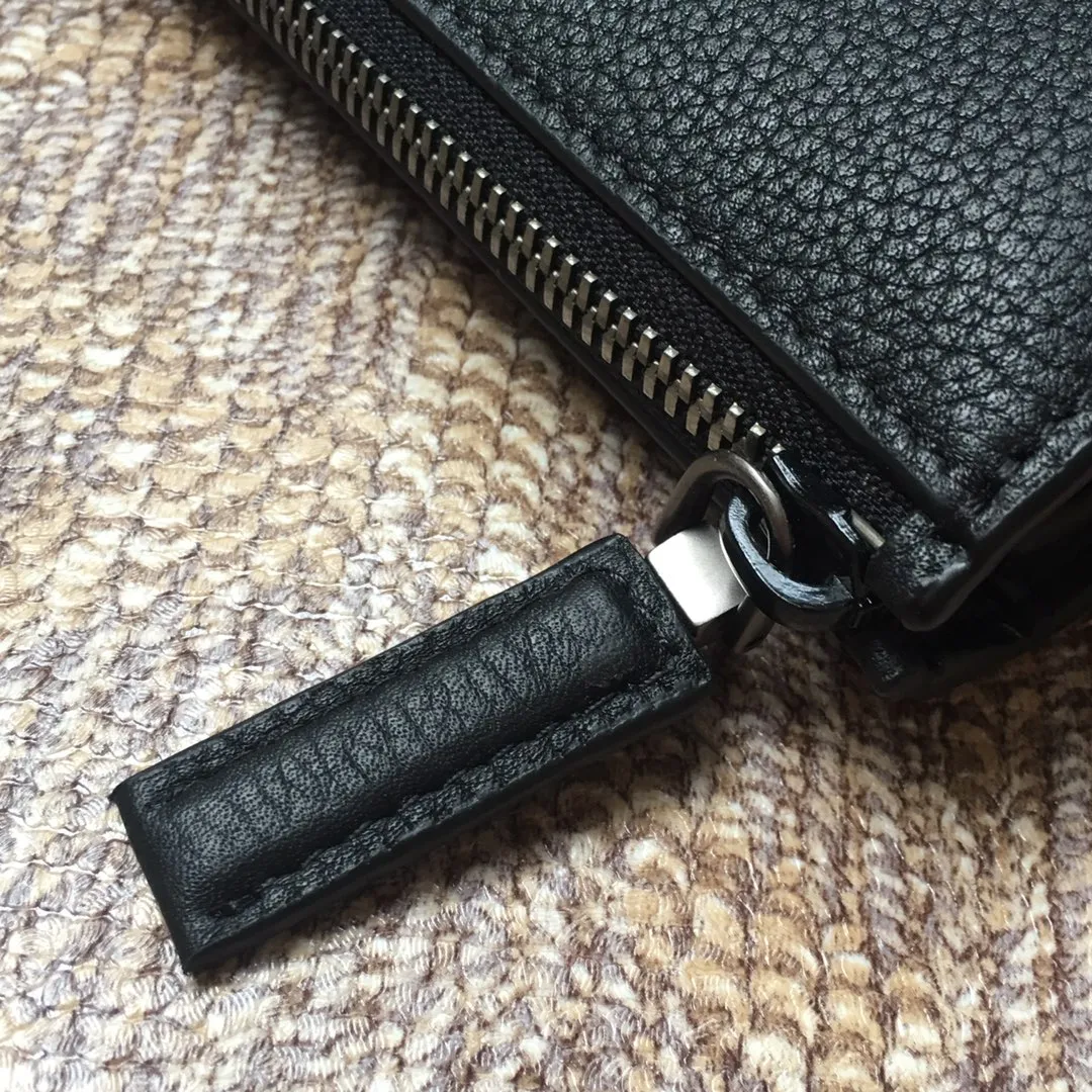 💰1120, P’s new handbag 001A, black, top quality, synchronized with counters, imported deerskin pattern, full leather inside and outside, 175 OEM code, top color hardware, length 26X height 18cmx5.5cm