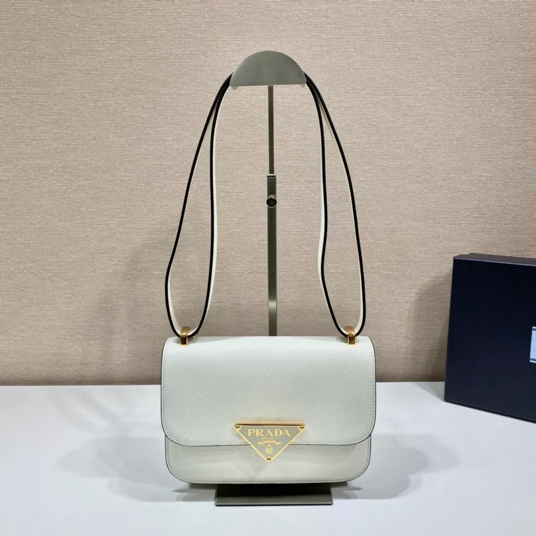 💰1500🎉New stewardess bag🎉1BD320😘😘 This retro and high-end bag is instantly recognizable. It is made of imported cross-grain cowhide + unique triangle logo. The long shoulder strap is adjustable and can be worn on one shoulder or crossbody. It has a full sense of luxury! The top of the back instantly transforms into a girly girl, with large capacity and space, versatile for all kinds of styles 😘Fashionable and practical, and a popular style that will never go out of style🎉🎉It’s so beautiful🎉Hurry up and get it🎉🎉 Length 22x height 16x bottom 6cm