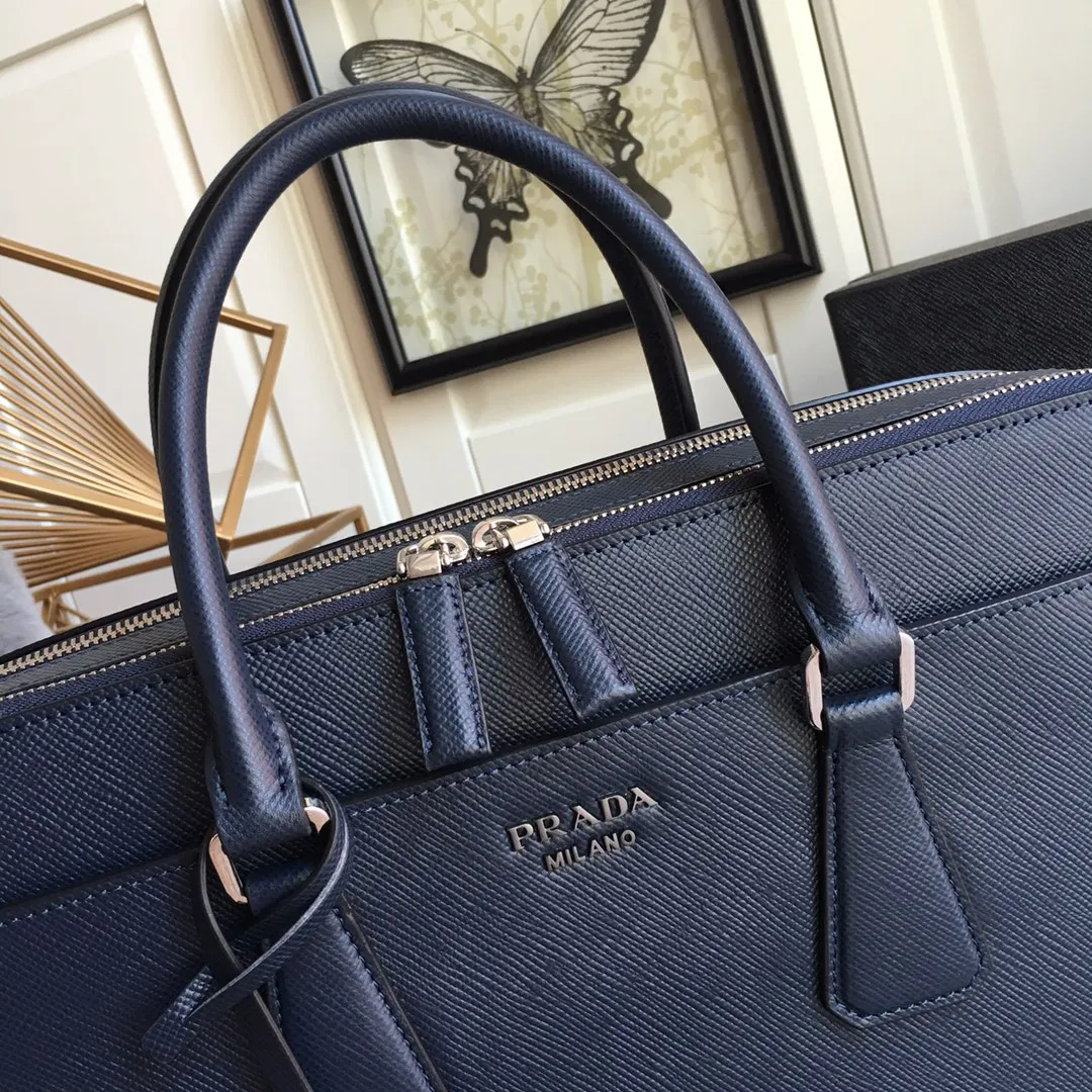 💰2160, P Jiachui's new men's bag, 2VE366B - gun-color loose lettering watch, original item, imported thick cross pattern, double-layer compartment, practical [strong][strong][strong], 175 OEM code, length 36x height 28cm