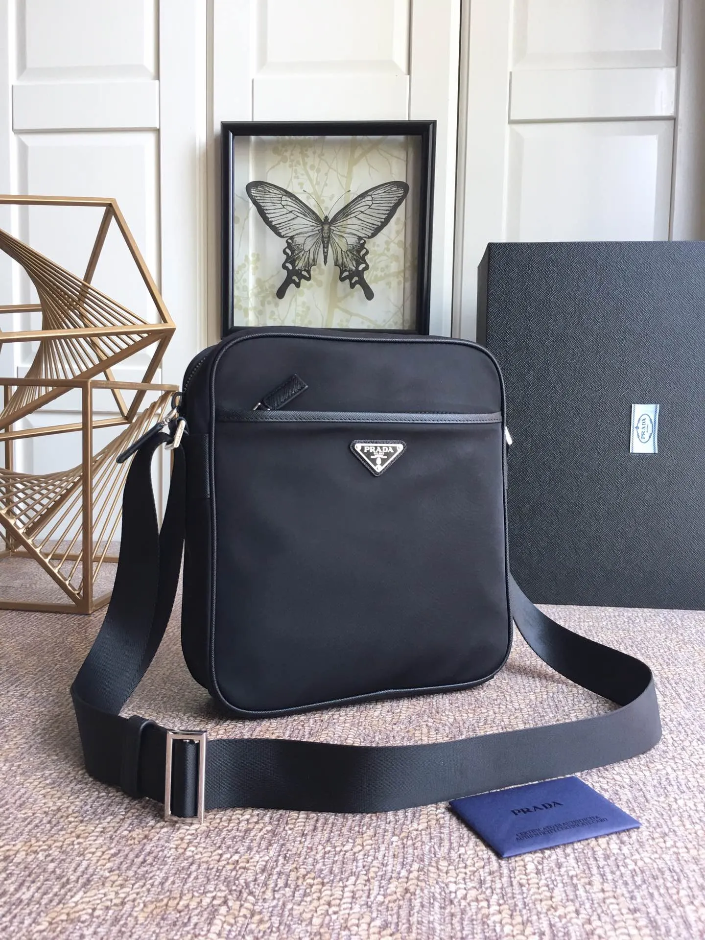💰900, P's new men's bag, 2VQ002 black, original item, nylon and Saffiano leather trim, adjustable nylon shoulder strap, polished steel accessories and black titanium zipper, many compartments, a zipper compartment and two front and rear zipper outer pockets, a must-have for men, length 24x height 27cmx width 7cm, 💪💪💪