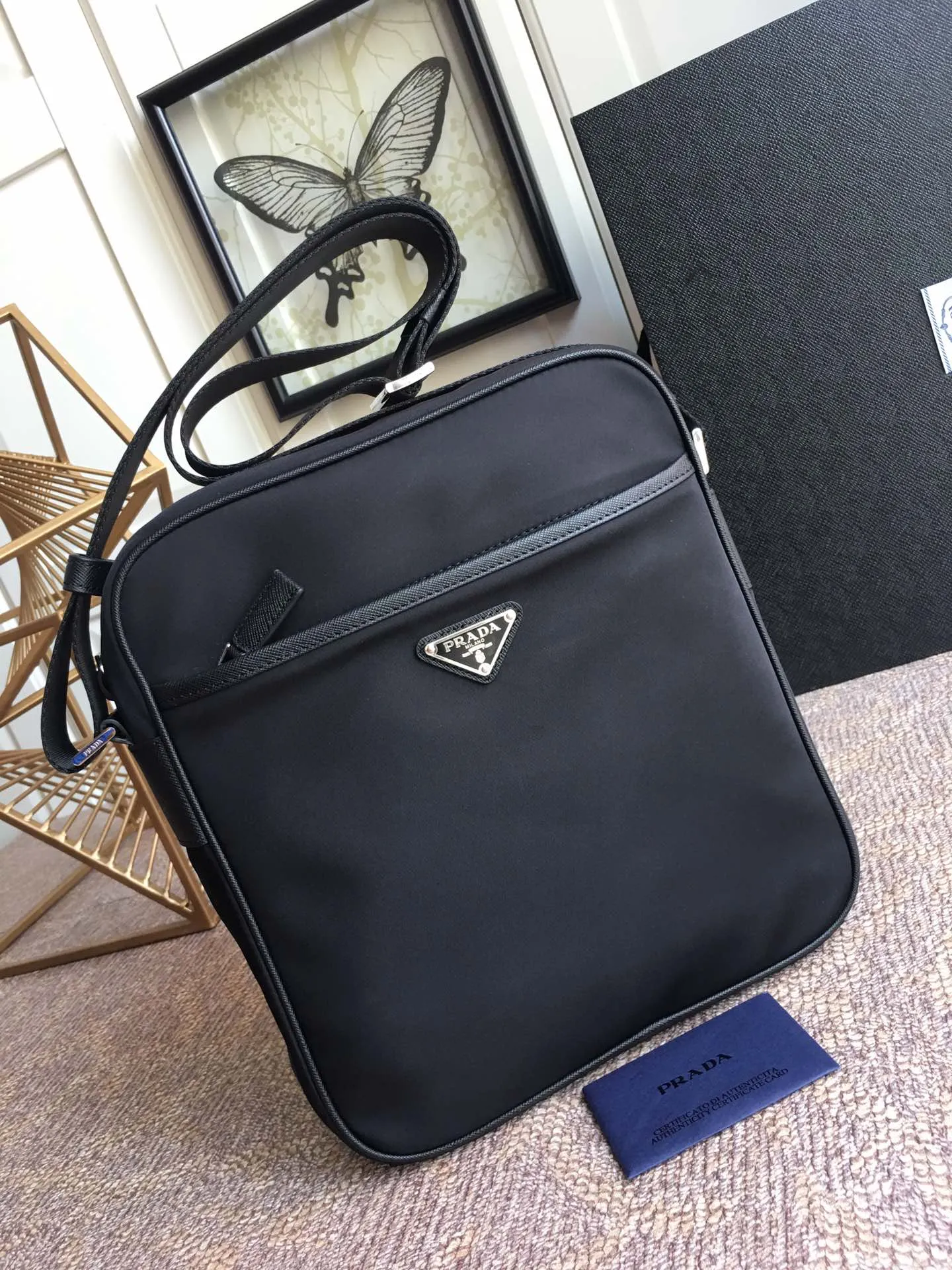 💰900, P's new men's bag, 2VQ002 black, original item, nylon and Saffiano leather trim, adjustable nylon shoulder strap, polished steel accessories and black titanium zipper, many compartments, a zipper compartment and two front and rear zipper outer pockets, a must-have for men, length 24x height 27cmx width 7cm, 💪💪💪