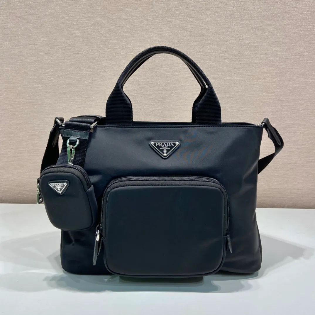 💰1120🎉New three-in-one🎉1BG354 Tote bag🎉🎉 This tote bag is made of imported nylon fabric, with a large front and mouth-fitting design. It is equipped with a detachable and adjustable long shoulder strap, which is your favorite small bag on the shoulder strap. So perfect 😍. It has many compartments, is lightweight and practical. If you like babies, hurry up and get it🎉🎉 Length 34x height 24x base 13cm🎉🎉🎉👏👏👏
