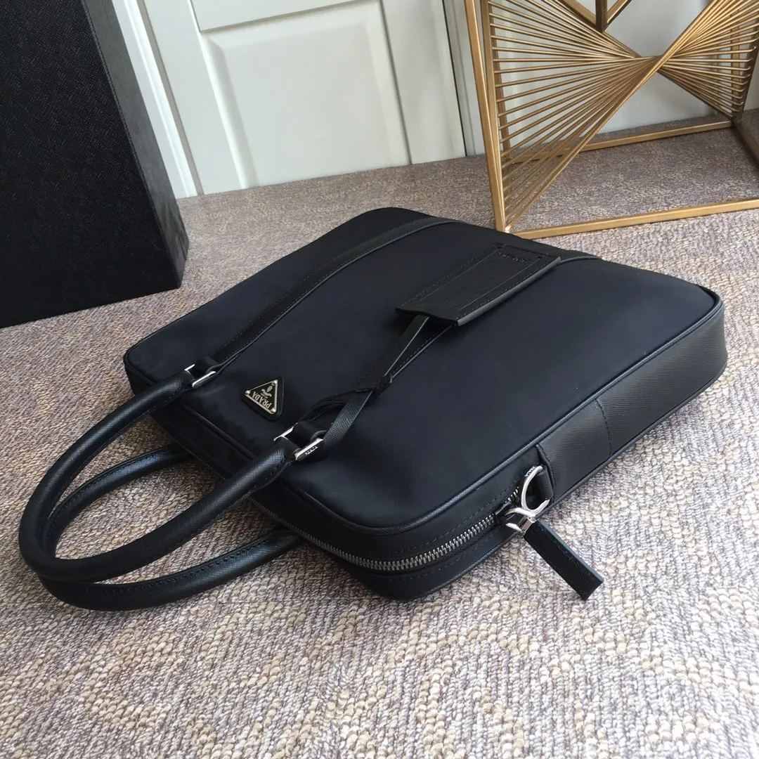 💰1260, P Jiachui's new men's bag, 2VE368 black🎉🎉🎉, made of imported parachute fabric, imported cross-grain cowhide, top five colors, inner bag with calfskin slip pocket, 175 OEM code, light and practical, men's favorite [color][color][color], length 36x height 28x bottom 3.5cm
