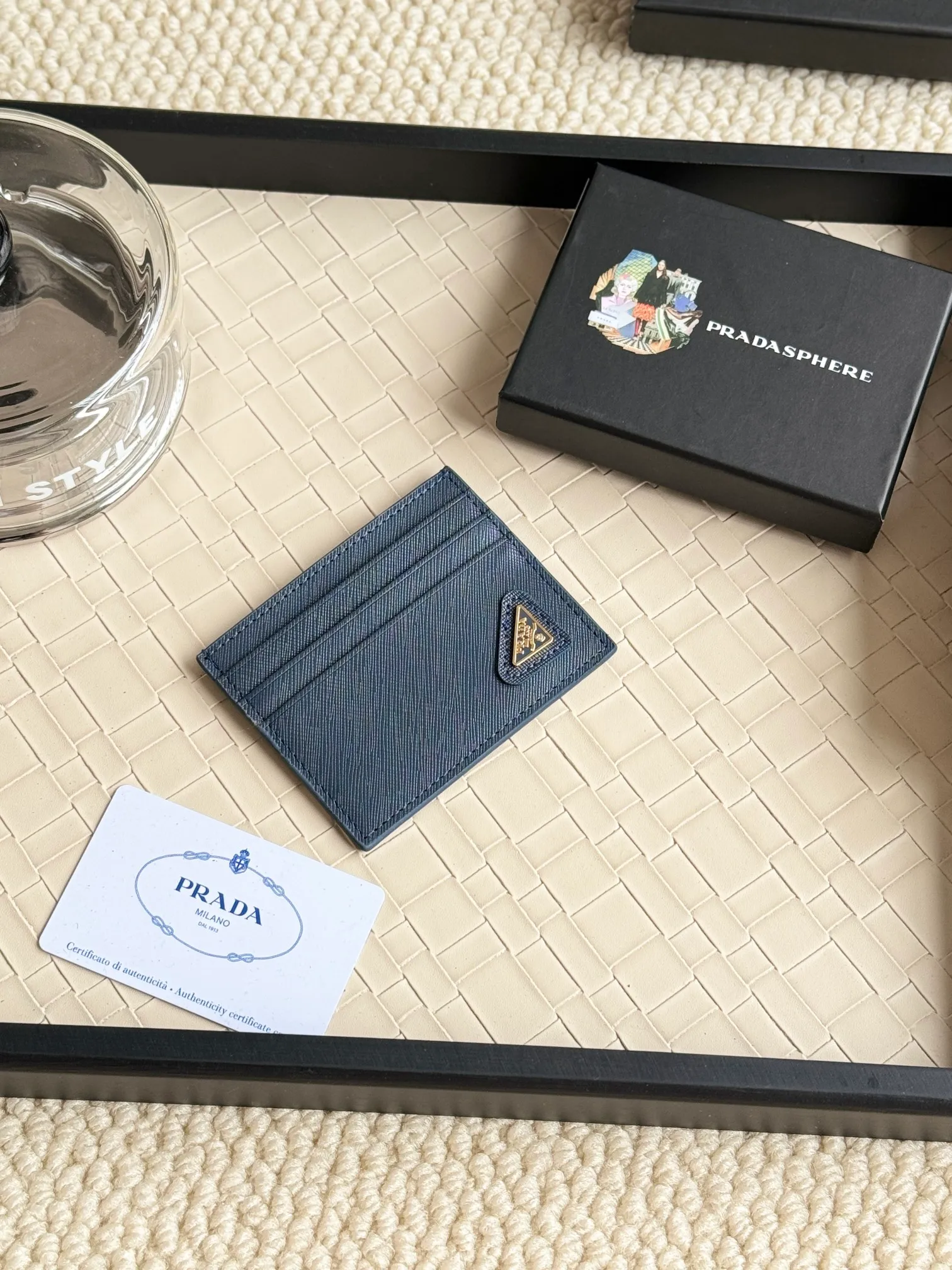 💰100prada popular card holder, unisex small card holder, black, model 1MC025, oblique triangle, made of cross-grain cowhide, 6 card slots ➕ one middle compartment, can hold multiple cards and zeros 💰, size 11.2×8.5cm, real shot, what you see is what you get