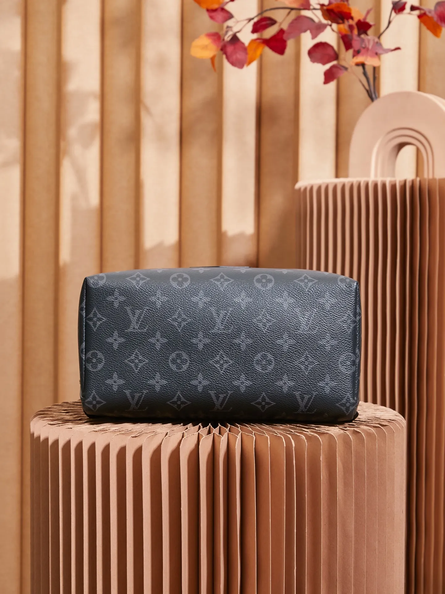 P¥1240👉nfc163C01 dynamic chip version👈 [100% MB special grade pure steel hardware imported leather] This Discovery slim backpack M14020 black flower inspection-free version 🔍Perfect details 🔍The essence of solid construction!