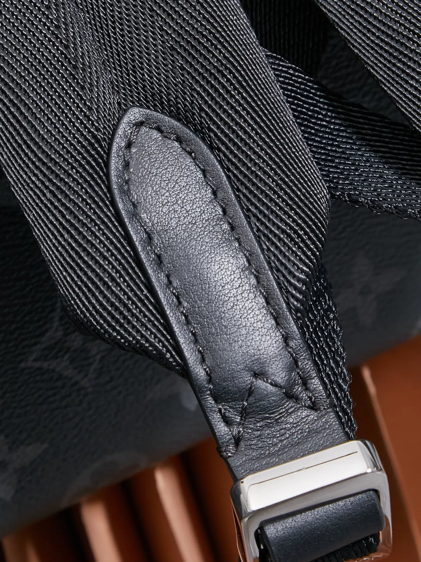 P¥1240👉nfc163C01 dynamic chip version👈 [100% MB special grade pure steel hardware imported leather] This Discovery slim backpack M14020 black flower inspection-free version 🔍Perfect details 🔍The essence of solid construction!
