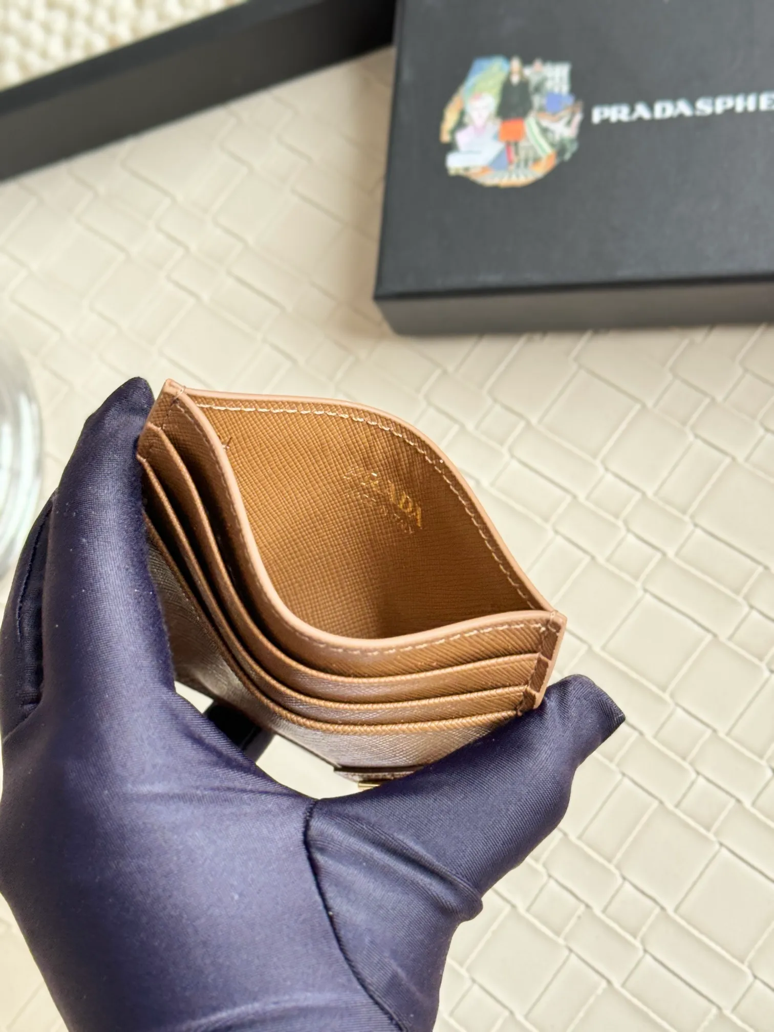 💰100 prada popular card holder, unisex small card holder, black, model 1MC025, oblique triangle, made of cross-grain cowhide, 6 card slots ➕ one middle compartment, can hold multiple cards and zeros 💰, size 11.2×8.5cm, real shot, what you see is what you get