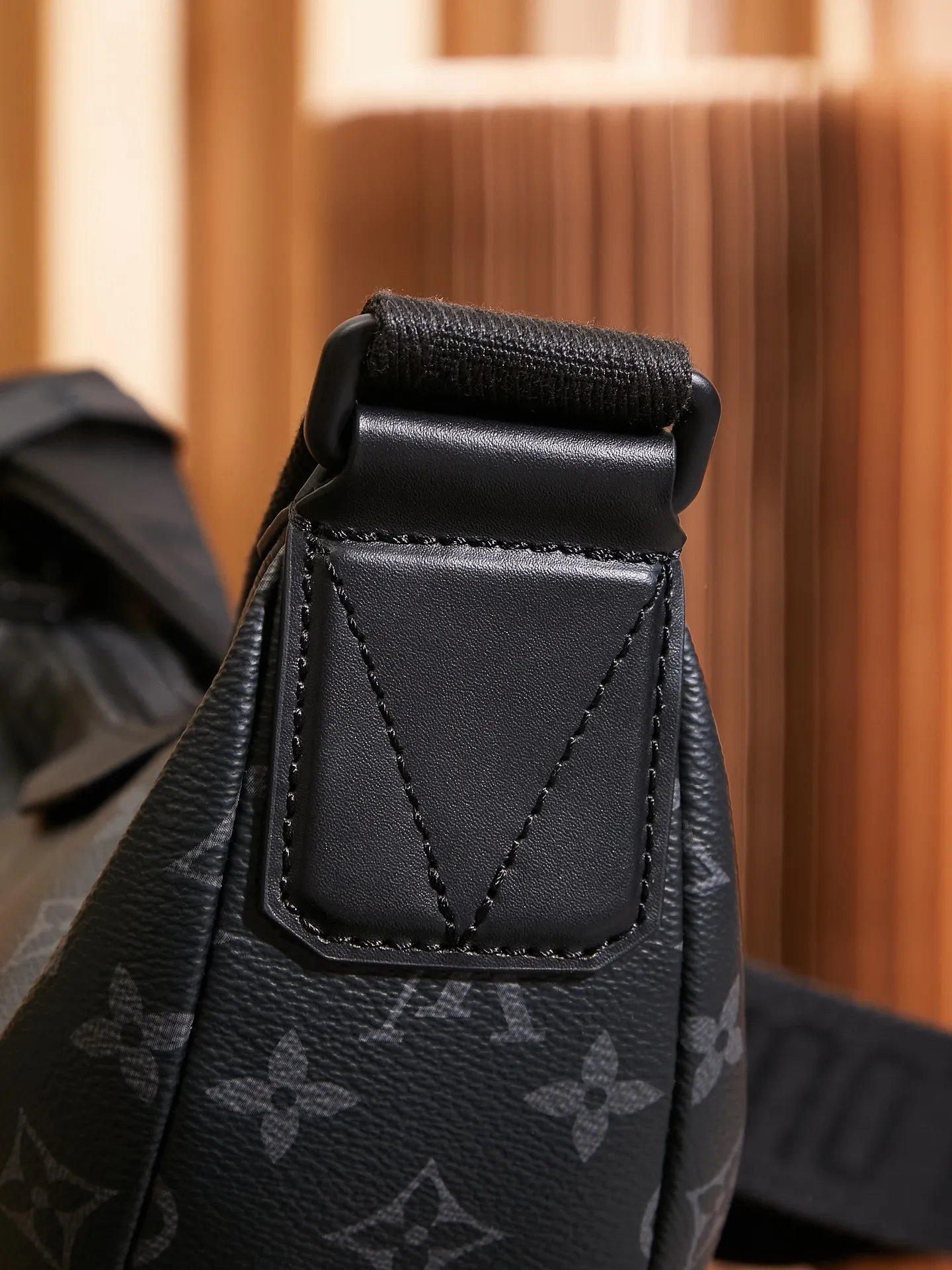 P¥700👉nfc dynamic chip version👈This Hamac small handbag cross-body bag M47158 French original leather🇫🇷All steel hardware Size: 28.5*15*8cm [Essential details, every detail is impeccable]