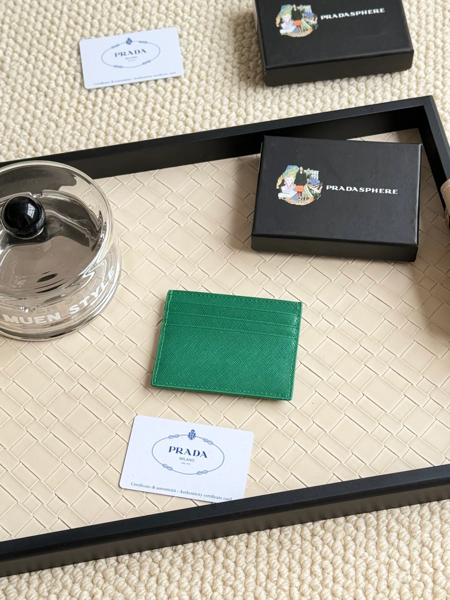 💰110prada popular card holder, unisex small card holder, black, model 1MC025 Triangle Wheat series, nine colors, made of cross-grain cowhide, 6 card slots ➕ one middle sandwich, can hold multiple cards and zeros 💰, size 11.2×8.5cm, real shot, what you see is what you get