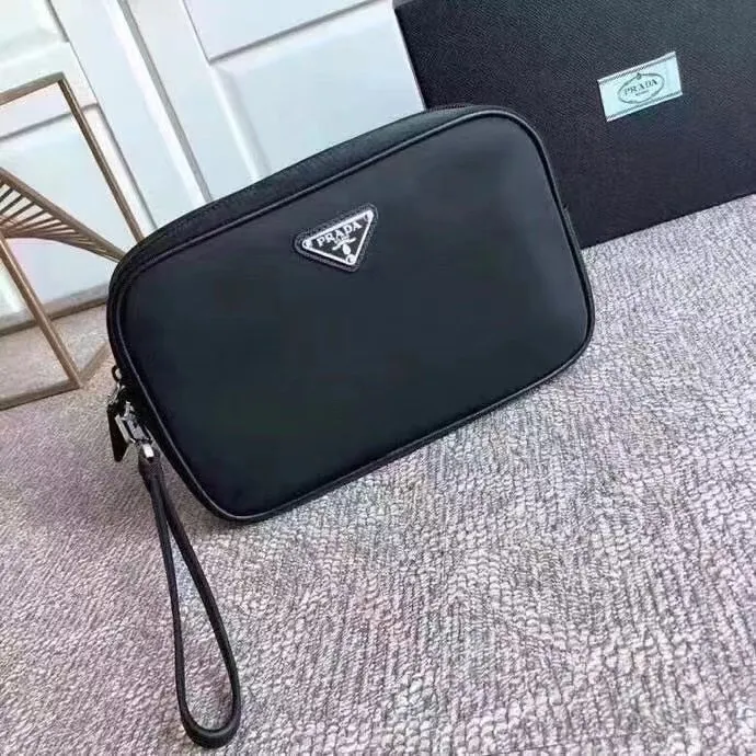 💰360¥ Popular handbag 👍👍2NE035 triangle, made of imported nylon material/cross pattern cowhide, 👍👍polished steel hardware, detachable handle strap, pull on the back Chain, many compartments, large capacity space, 208 OEM code, high-end atmosphere👍👍Men's favorite, length 24x height 16x bottom 7cm.👏🏻👏🏻👏🏻