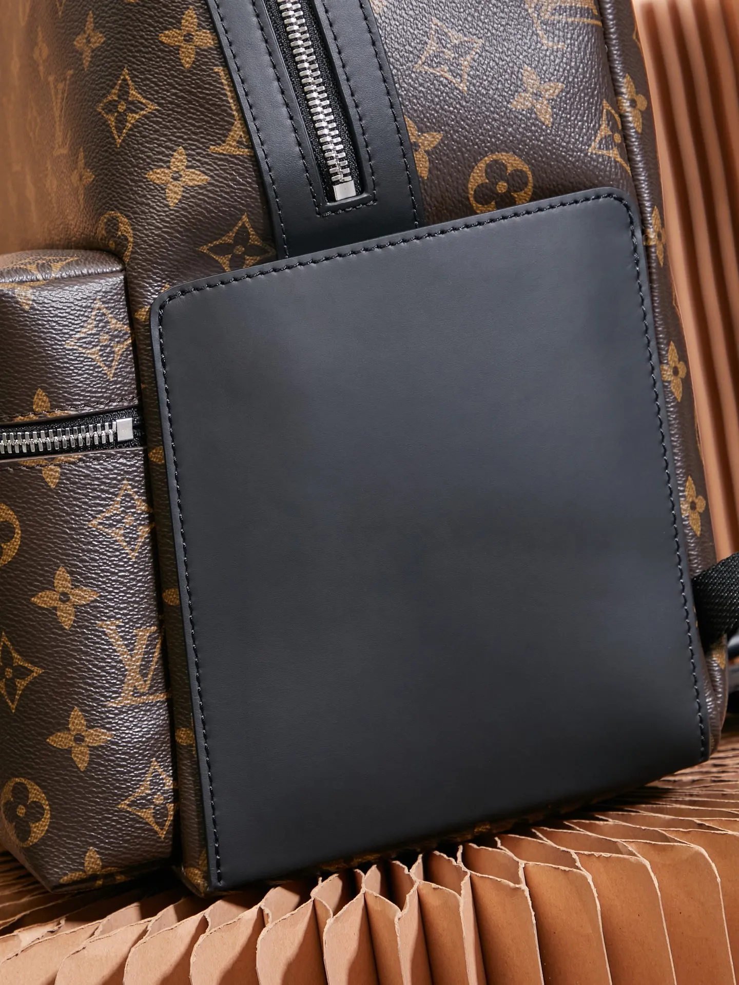 P¥960👉nfc163C01 dynamic chip version👈This Discovery backpack M46684 top-notch inspection-free all-steel hardware size: 29*38*20cm [Essential details, every detail is impeccable]