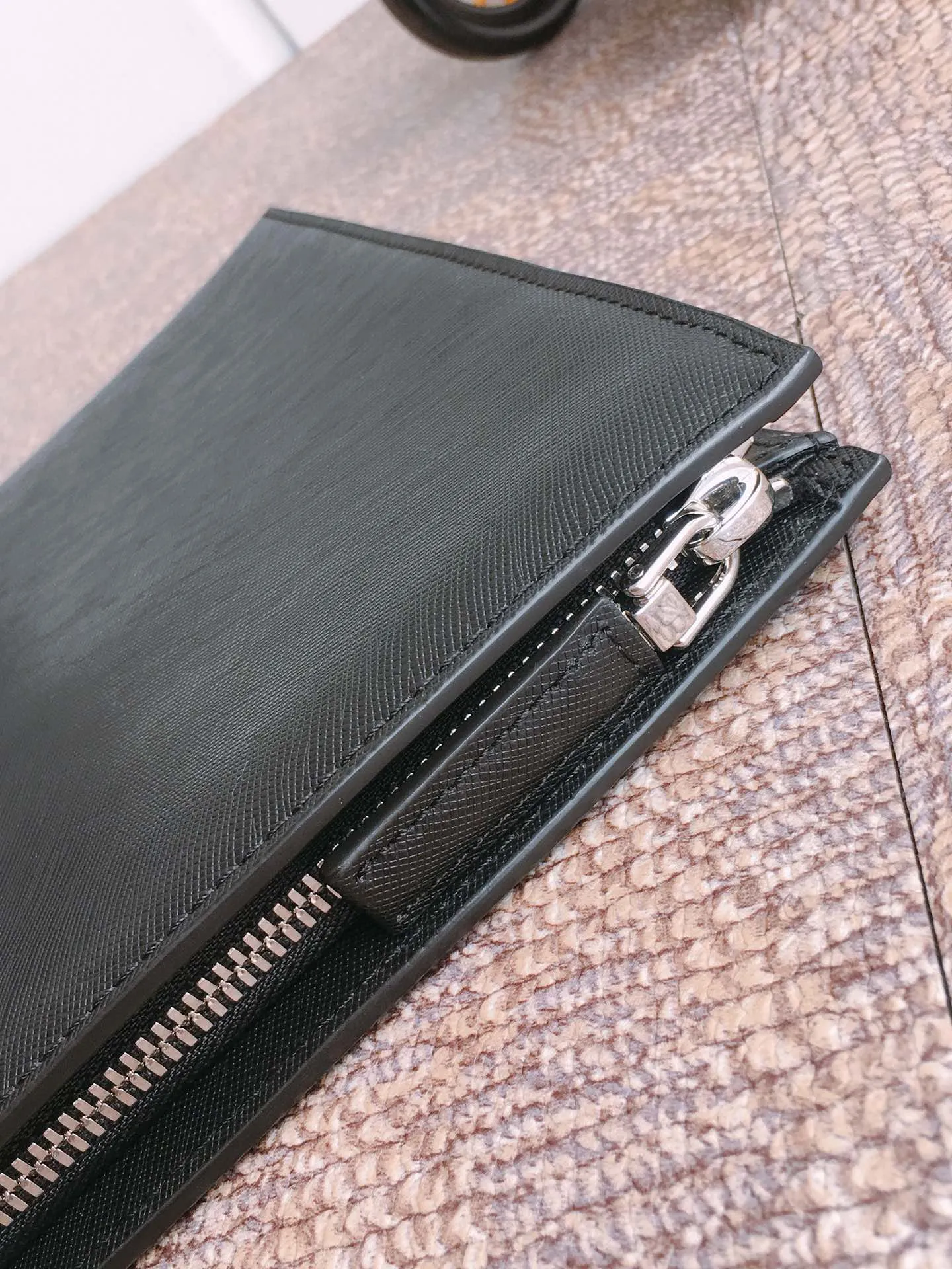 💰1120, P Jiajia's new handbag, 2VN003 black, exclusive first release 💪💪💪 7-character zipper shape 🎉🎉🎉, new handbag, imported cross pattern + top-grade hardware, 175 OEM code, length 33x height 24cm