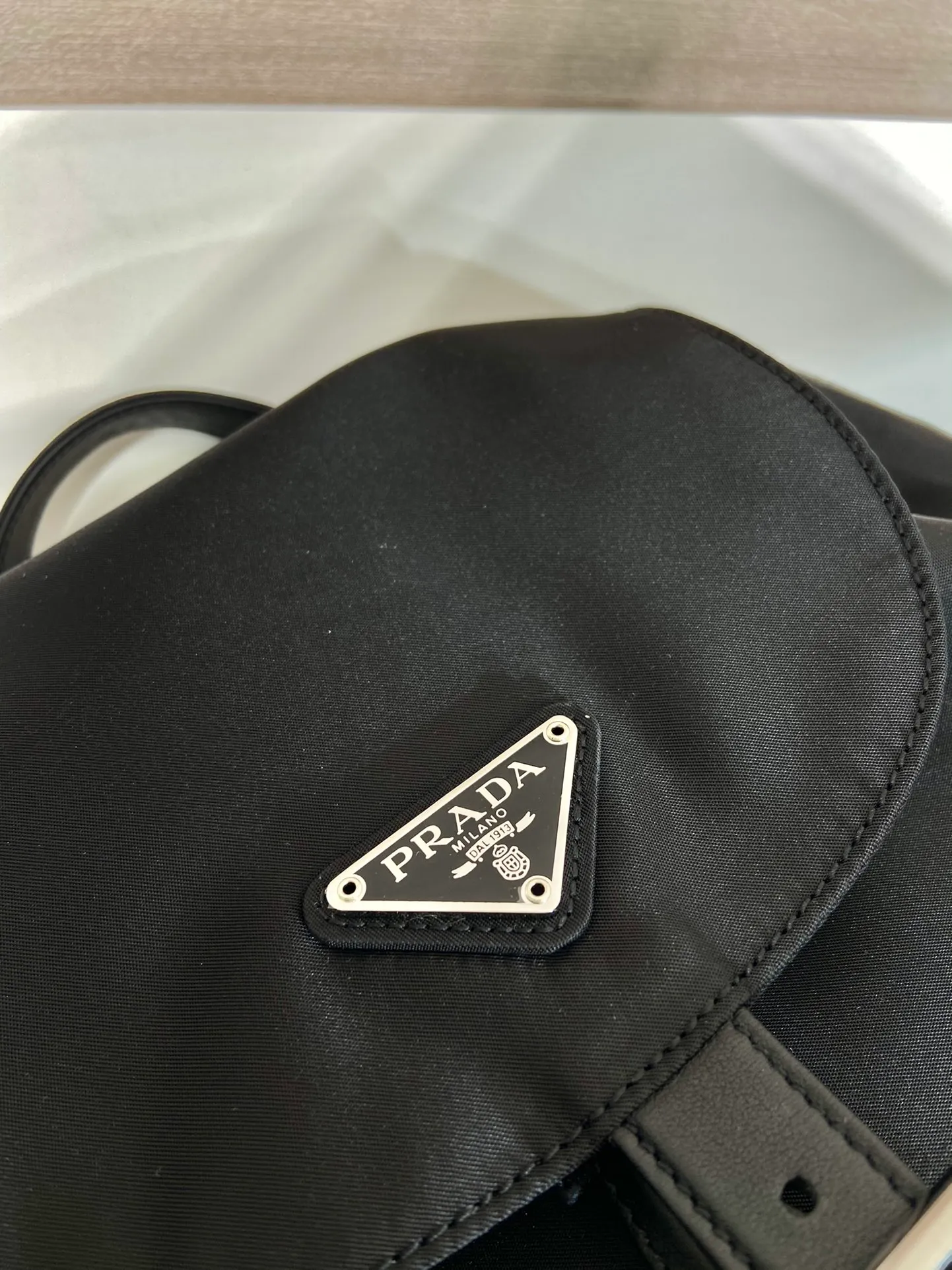 💰1260🎉Second-hand backpack🎉1BZ831 small🎉🎉 This one is made of imported nylon fabric/calf leather, top-grade imported Japanese iron, the upper body effect is very beautiful, lightweight and practical. Easy to space. Babies, hurry up and get it, it’s another hit that will never go out of style. Length 26x Height 27x Bottom 11cm🎉🎉🎉👏👏👏