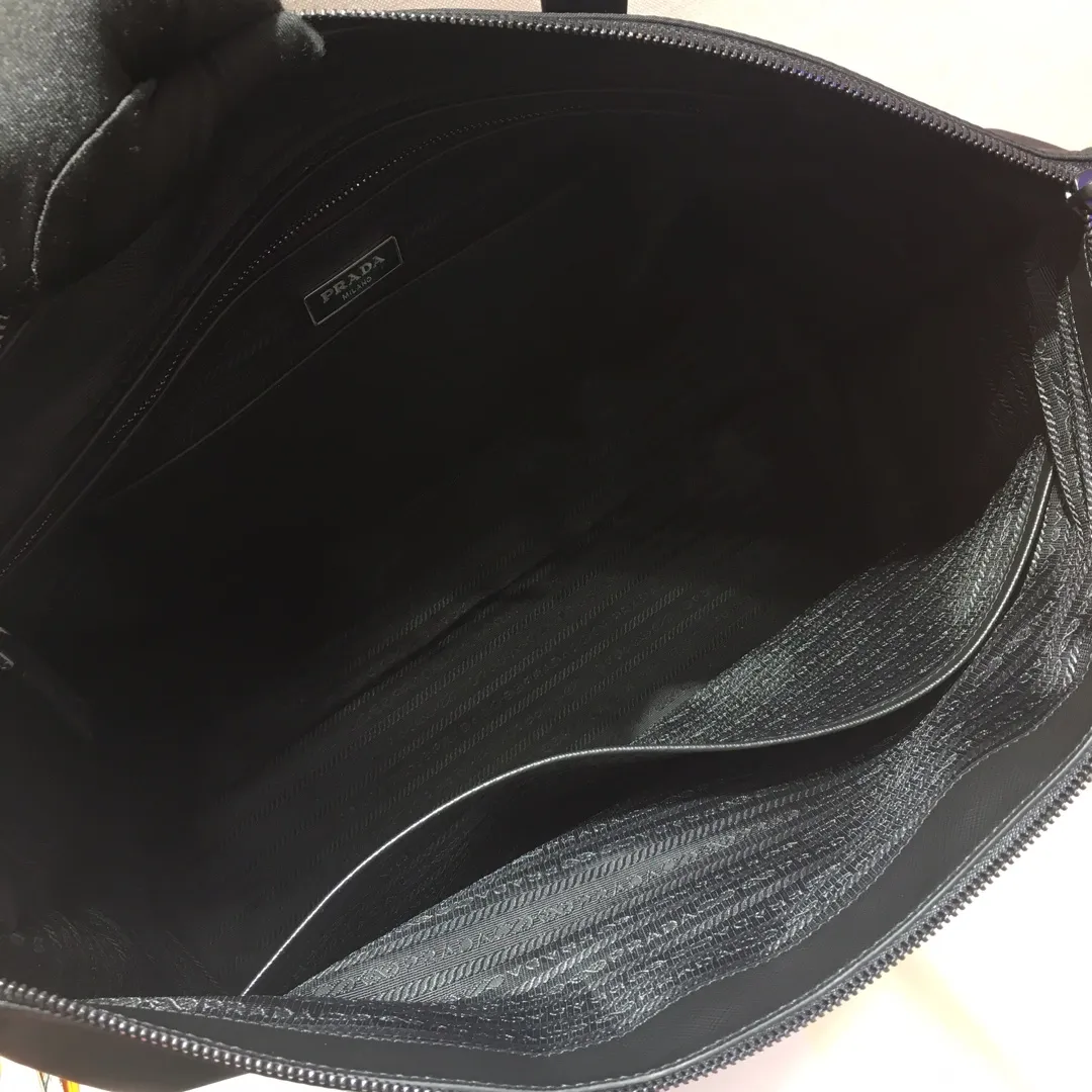 💰1260, P’s new shopping bag, 2VG024 triangle mark🎉🎉🎉, original item, made of imported parachute fabric + cross-grain cowhide top hardware, 165 OEM code, light and elegant, for men and women, length 42x height 36x bottom 19.5cm💪💪💪[red envelope][red envelope]