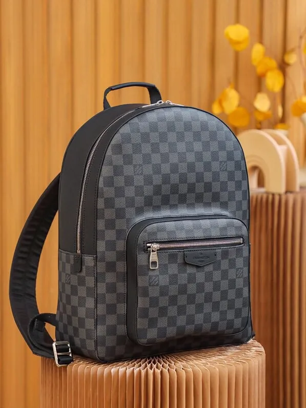 P¥960👉nfc dynamic chip version👈【Top original leather, pure steel hardware】𝐉𝐎𝐒𝐇 Backpack N41473 French original leather🇫🇷Size: 32*40*13 𝕁𝕠𝕤𝕙Backpack, classic backpack shape, checkerboard pattern and black leather color scheme is slightly unique, you will like it at first sight! Low-key yet elegant, it can give you a different feeling whether at work, traveling, or in daily life! It has a large capacity and multiple layers inside. The whole bag gives people a simple feeling. It is easy to control regardless of your height.