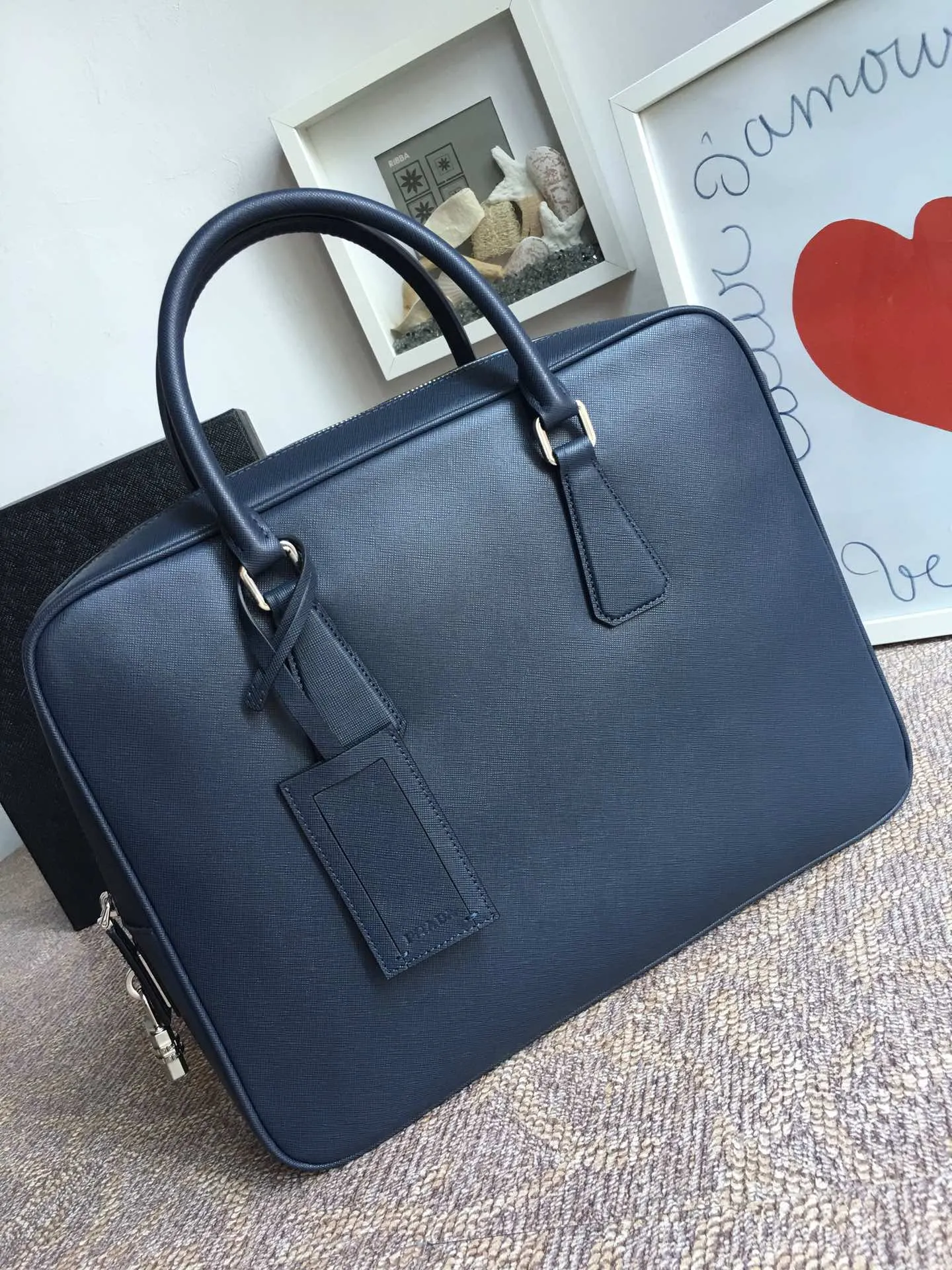 💰1960, classic model 0305 blue🎉🎉🎉Top-grade original goods, the latest comprehensive upgrade board, arrived [smile][smile][smile], made of imported cross-grain cowhide + original hardware, with high-gloss lining/socket leather inside, length 38x height 28cm