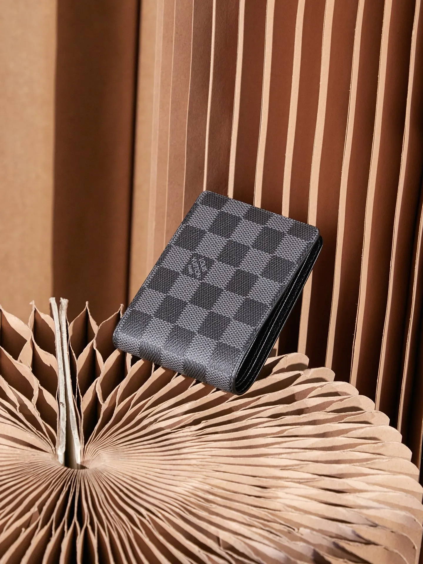 p¥200 👉nfc163C01 dynamic chip version👈 [Top-level inspection-free] N62663 black grid short wallet Work details: for reference