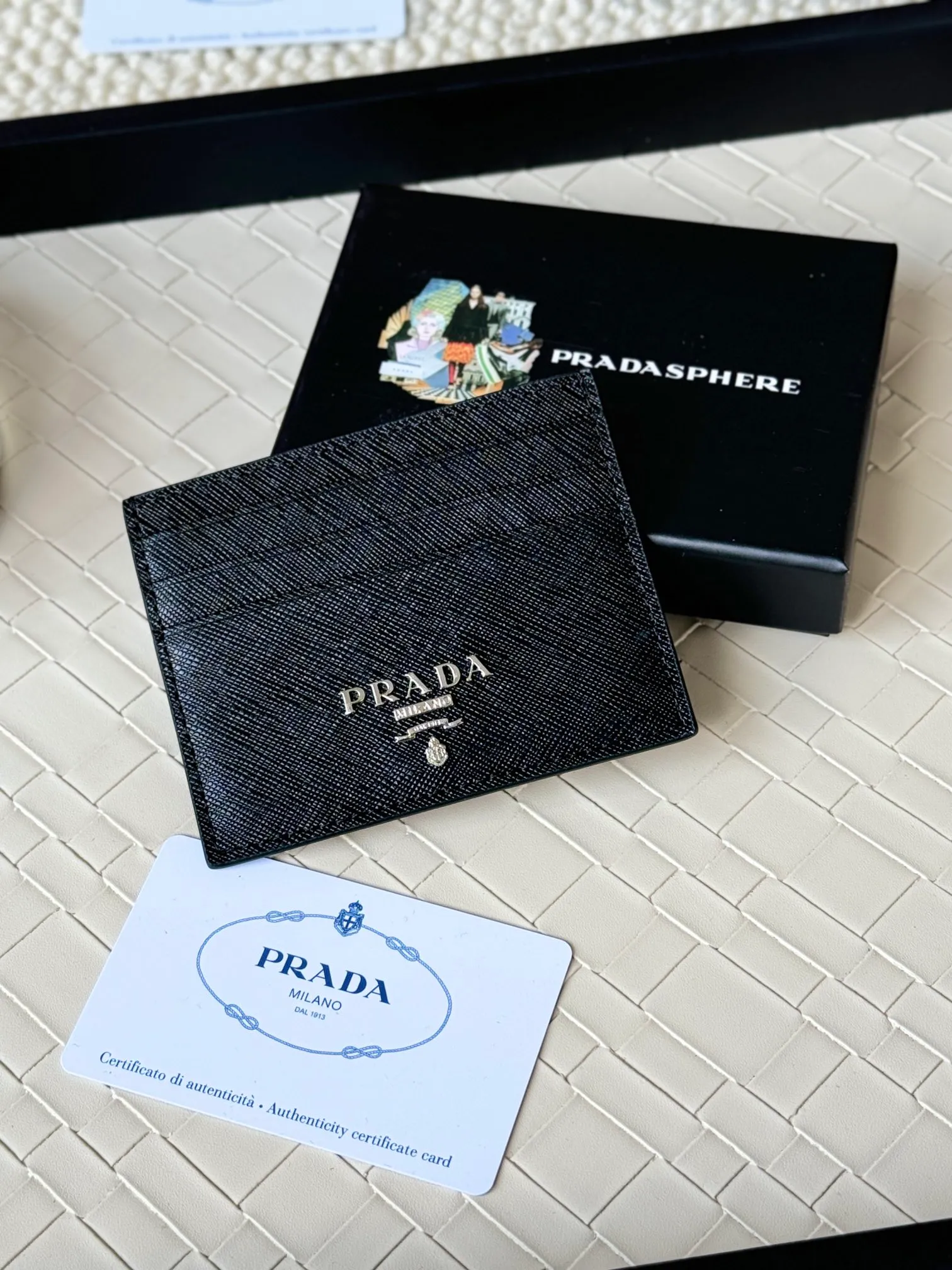 💰100prada popular card holder, small card holder for men and women, black, model 1MC025, loose lettering Triangle Wheat series, nine colors, made of cross-grain cowhide, 6 card slots ➕ One middle sandwich, can place multiple cards and zeros 💰, size 11.2×8.5cm, taken in kind, what you see is what you get