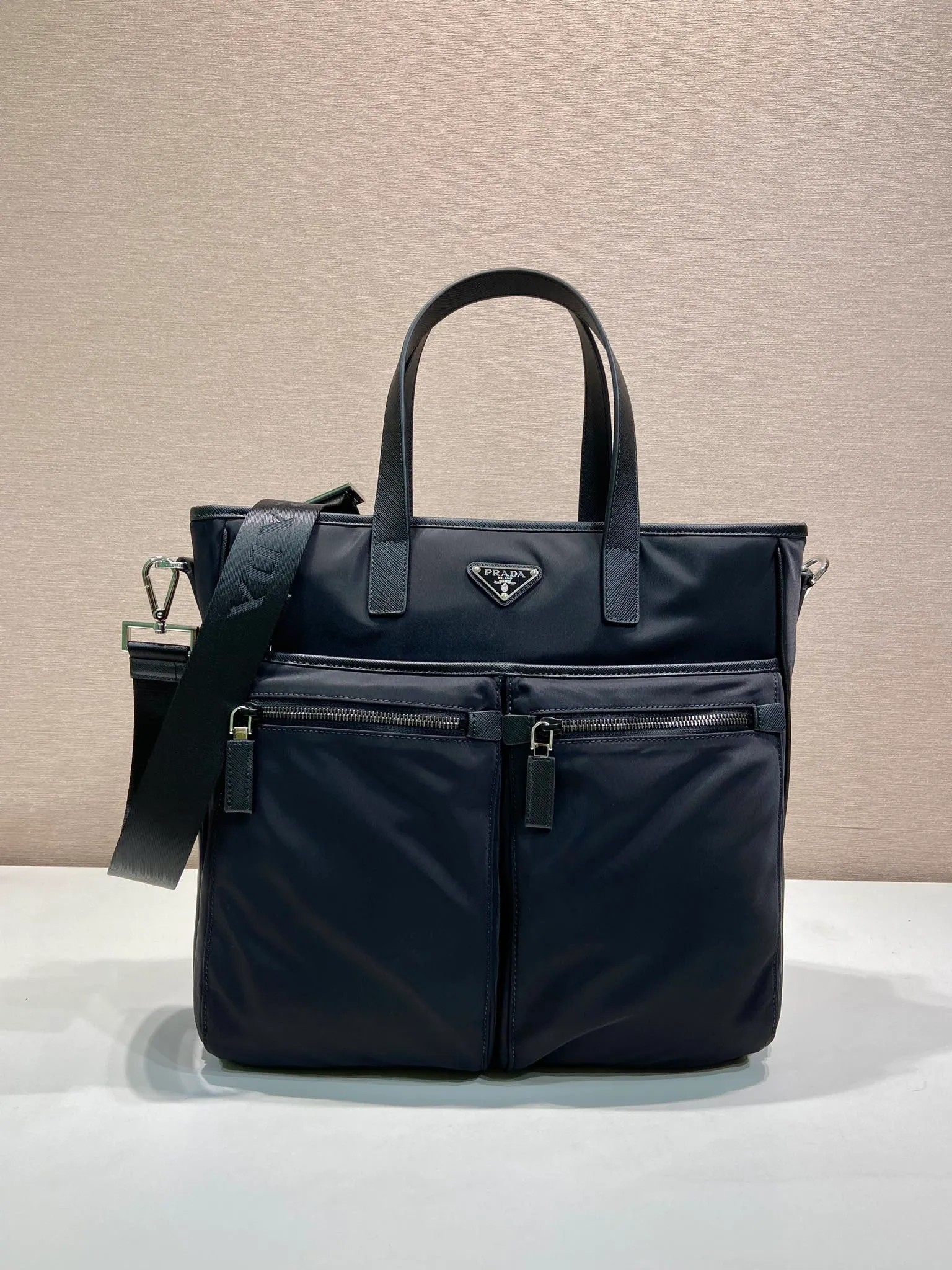 💰1200, P’s new men’s bag, upgraded version of 2VG860🎉🎉 This tote bag is made of parachute fabric, top quality, top hardware, many compartments, a must-have for men, length 34x height 34.5cmX7cm, 💪💪💪💰💰💰