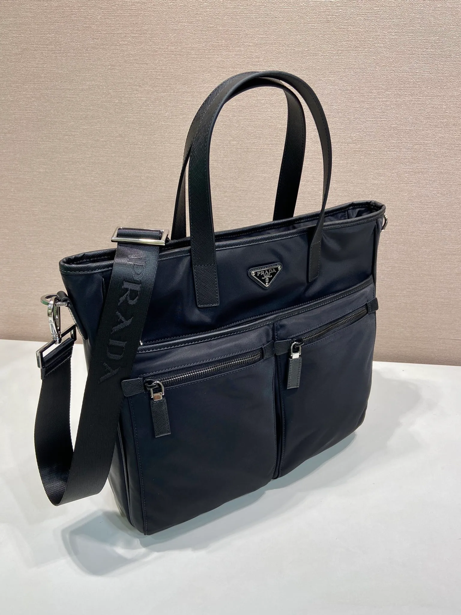 💰1200, P’s new men’s bag, upgraded version of 2VG860🎉🎉 This tote bag is made of parachute fabric, top quality, top hardware, many compartments, a must-have for men, length 34x height 34.5cmX7cm, 💪💪💪💰💰💰