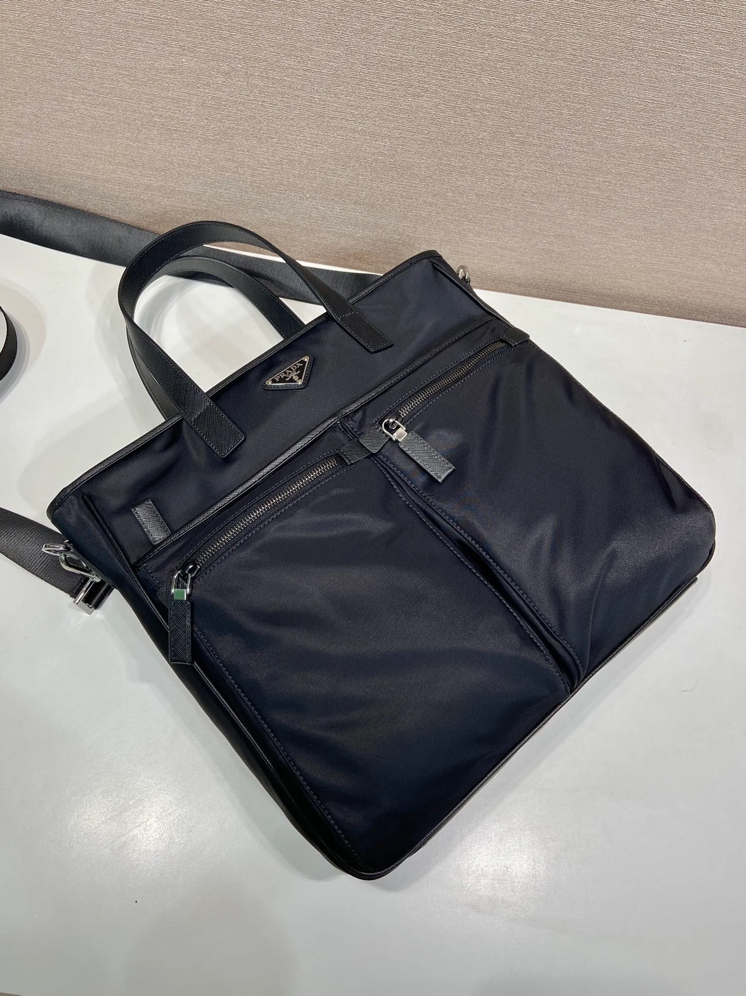 💰1200, P’s new men’s bag, upgraded version of 2VG860🎉🎉 This tote bag is made of parachute fabric, top quality, top hardware, many compartments, a must-have for men, length 34x height 34.5cmX7cm, 💪💪💪💰💰💰