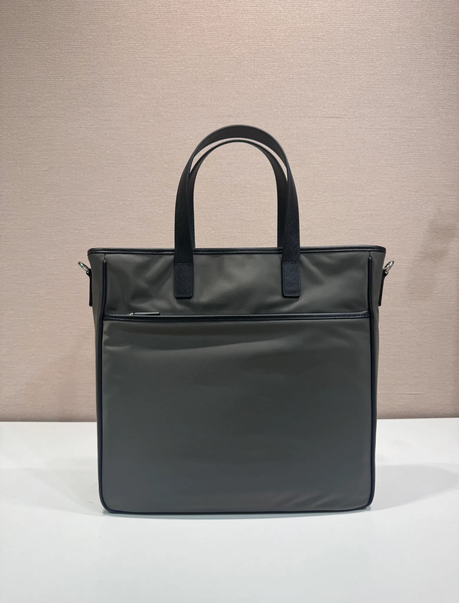 💰1200, P family's new men's bag, 2VG860 new color🎉🎉 This tote bag is made of parachute fabric, top quality, top hardware, many compartments, a must-have for men, length 34x height 34.5cmX7cm, 💪💪💪💰💰💰