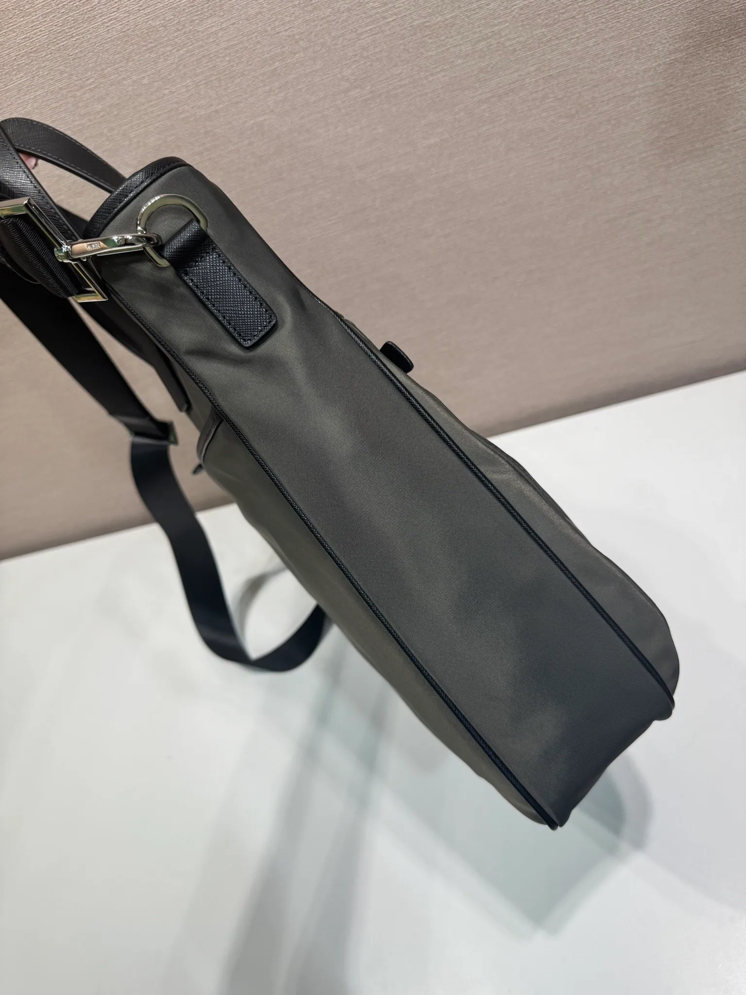 💰1200, P family's new men's bag, 2VG860 new color🎉🎉 This tote bag is made of parachute fabric, top quality, top hardware, many compartments, a must-have for men, length 34x height 34.5cmX7cm, 💪💪💪💰💰💰