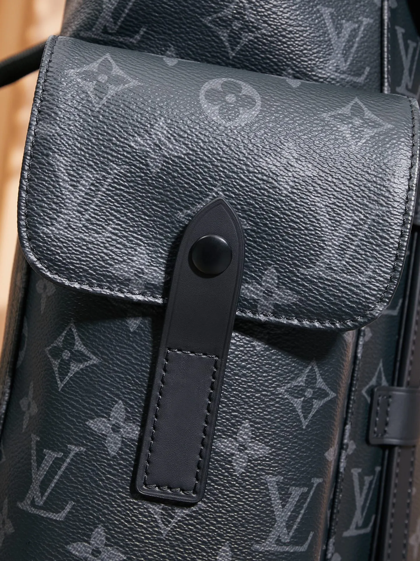 P¥960👉nfc163C01 dynamic chip version👈[Top inspection-free pure steel hardware] This CHRlSTOPHER backpack M43735 black flower inspection-free version 🔍Perfect details 🔍The essence of solid construction!