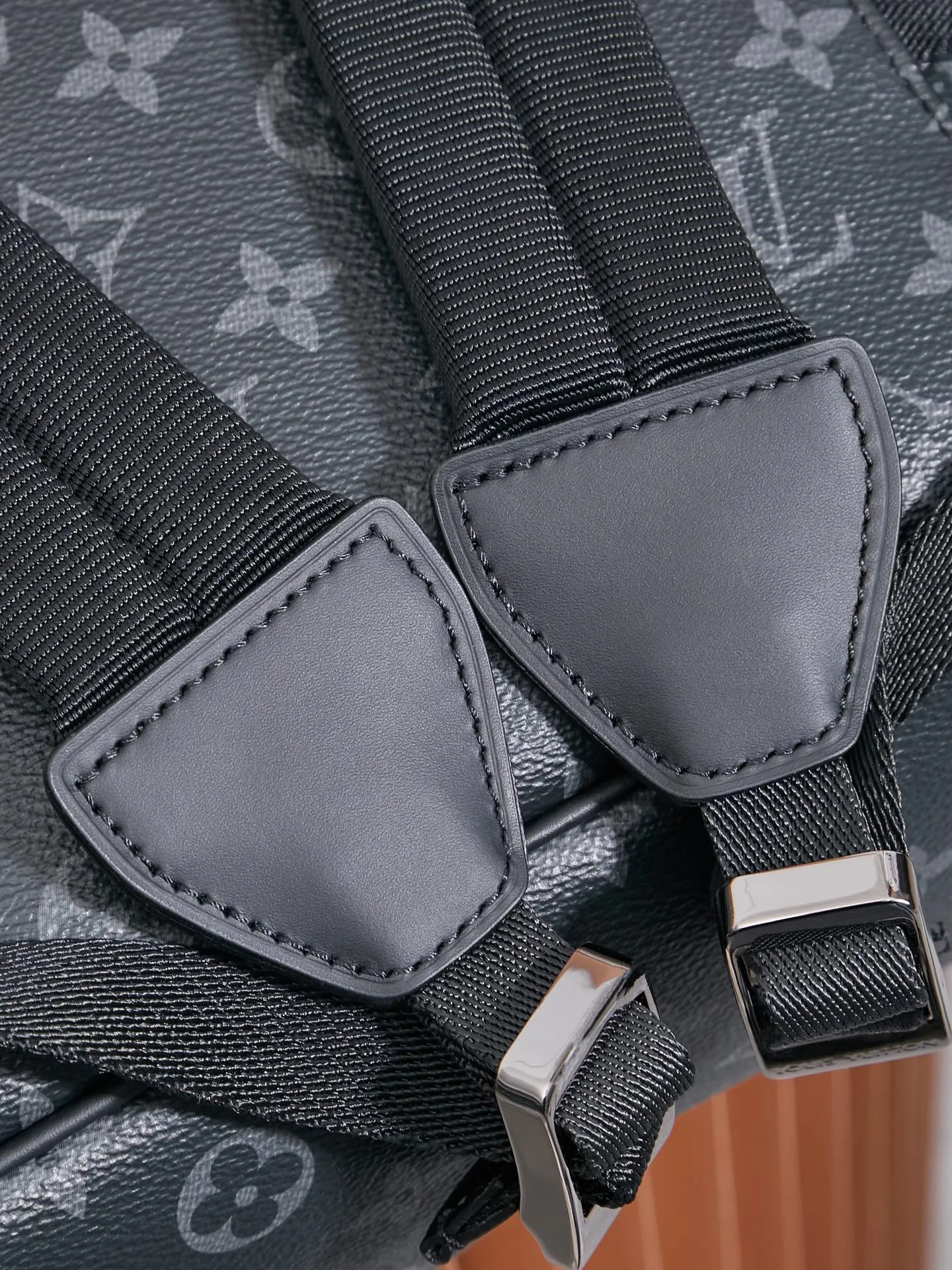 P¥960👉nfc163C01 dynamic chip version👈[Top inspection-free pure steel hardware] This CHRlSTOPHER backpack M43735 black flower inspection-free version 🔍Perfect details 🔍The essence of solid construction!