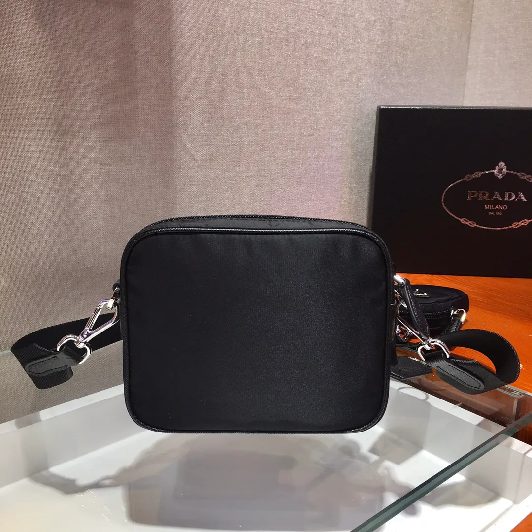 💰1020✨Three-in-one camera bag✨🎉The new model 1BH017 has arrived😘😘Internet celebrity sisters😘handsome guys😘The three-in-one camera bag that has become popular in the fashion circle has a new model! 👏👏This three-in-one design is great👍👍Super practical👍👍It can be used by both men and women🙊🙊What I love most is that there is a small pendant (small bag) hanging on the shoulder strap, and it can also be hung on other bags and pants as accessories 🙊🙊Normally, it can be matched with various clothes Question😘😘Babies, hurry up and get it, it’s so beautiful🙊🙊Length 17xH 13.5 bottom 5cm
