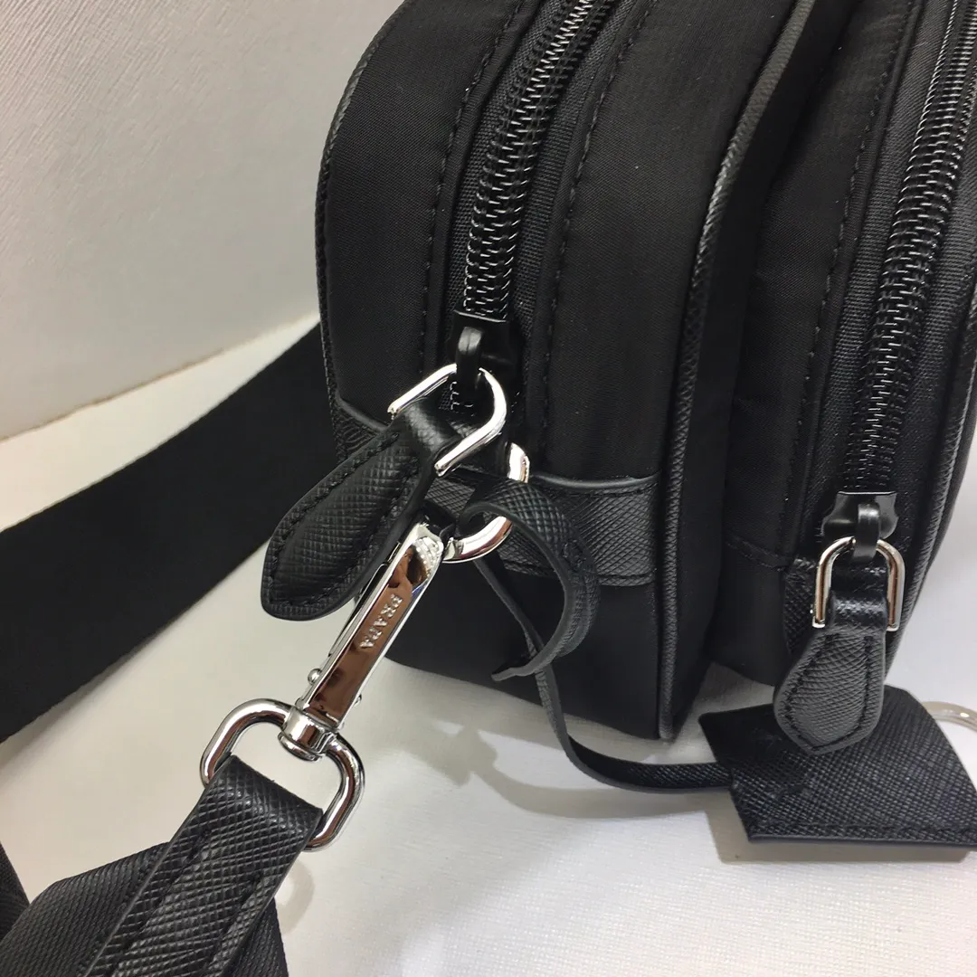 💰1020✨Three-in-one camera bag✨🎉The new model 1BH017 has arrived😘😘Internet celebrity sisters😘handsome guys😘The three-in-one camera bag that has become popular in the fashion circle has a new model! 👏👏This three-in-one design is great👍👍Super practical👍👍It can be used by both men and women🙊🙊What I love most is that there is a small pendant (small bag) hanging on the shoulder strap, and it can also be hung on other bags and pants as accessories 🙊🙊Normally, it can be matched with various clothes Question😘😘Babies, hurry up and get it, it’s so beautiful🙊🙊Length 17xH 13.5 bottom 5cm