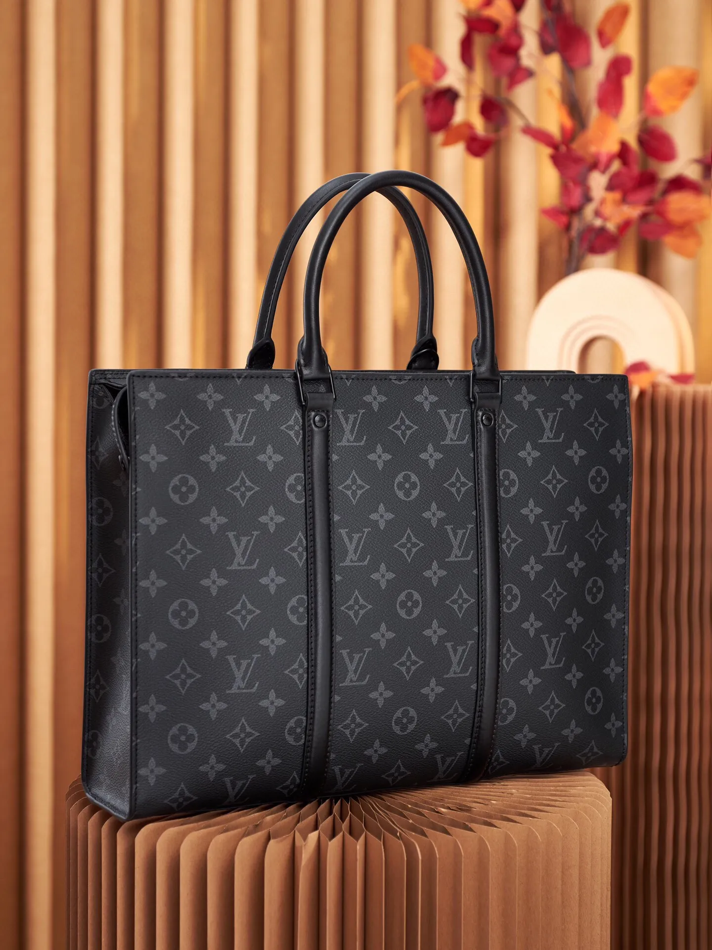 P¥840👉nfc dynamic chip version👈[Top original order, all-steel hardware] Developed by the original factory, 👏👏 Sac Plat Horizontal Zippé briefcase is made of Monogram Eclipse canvas and leather. The LV letter embossing and Monogram nameplate pay tribute to the brand heritage. The neat lines express a new chapter of business and leisure, and there is a leather handle for comfortable hand-holding. Monogram Eclipse coated canvas and cow leather One fabric lining One cow leather trim One metal hardware One zipper closure One Monogram name tag One removable name tag One zipper interior patch pocket One pair of interior patch pockets! ! Model: M45265; Size: 39x30x7CM