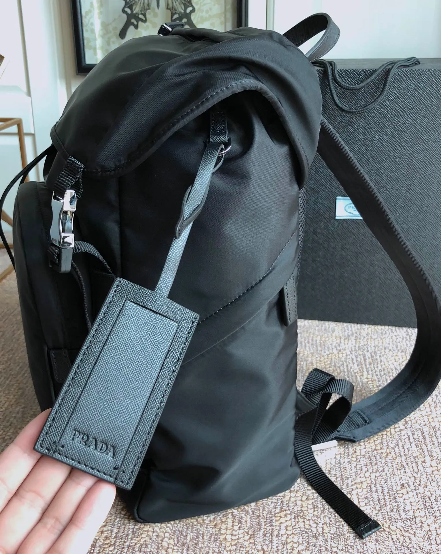 💰1260, a new backpack from P family, classic 2VG0135 triangle mark🎉🎉🎉, original item, made of imported parachute fabric, two buckles on the front, top hardware, 175 OEM code, light and stylish, unisex, never out of date, length 27x height 45x bottom 17cm