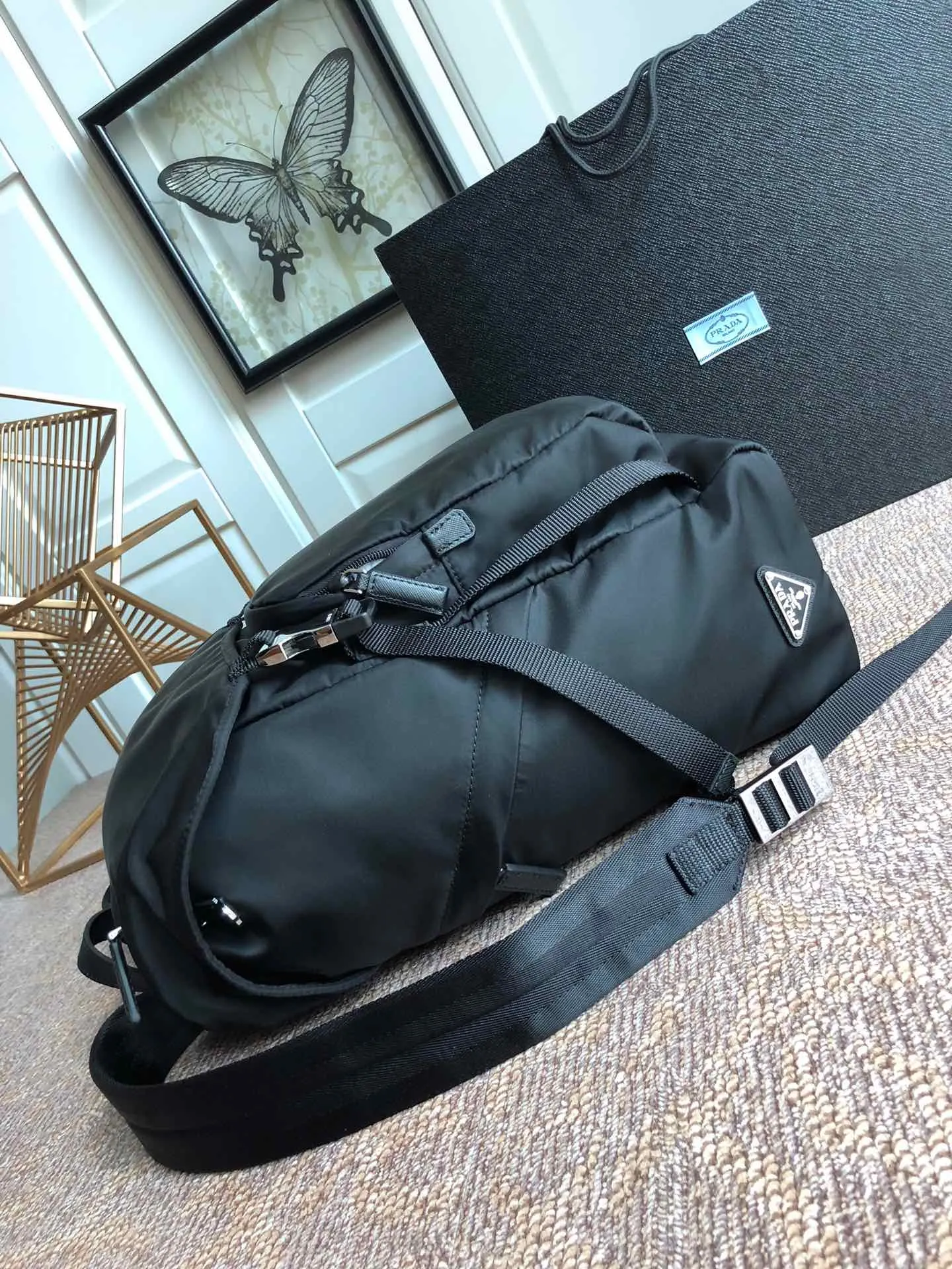 💰1260, a new backpack from P family, classic 2VG0135 triangle mark🎉🎉🎉, original item, made of imported parachute fabric, two buckles on the front, top hardware, 175 OEM code, light and stylish, unisex, never out of date, length 27x height 45x bottom 17cm