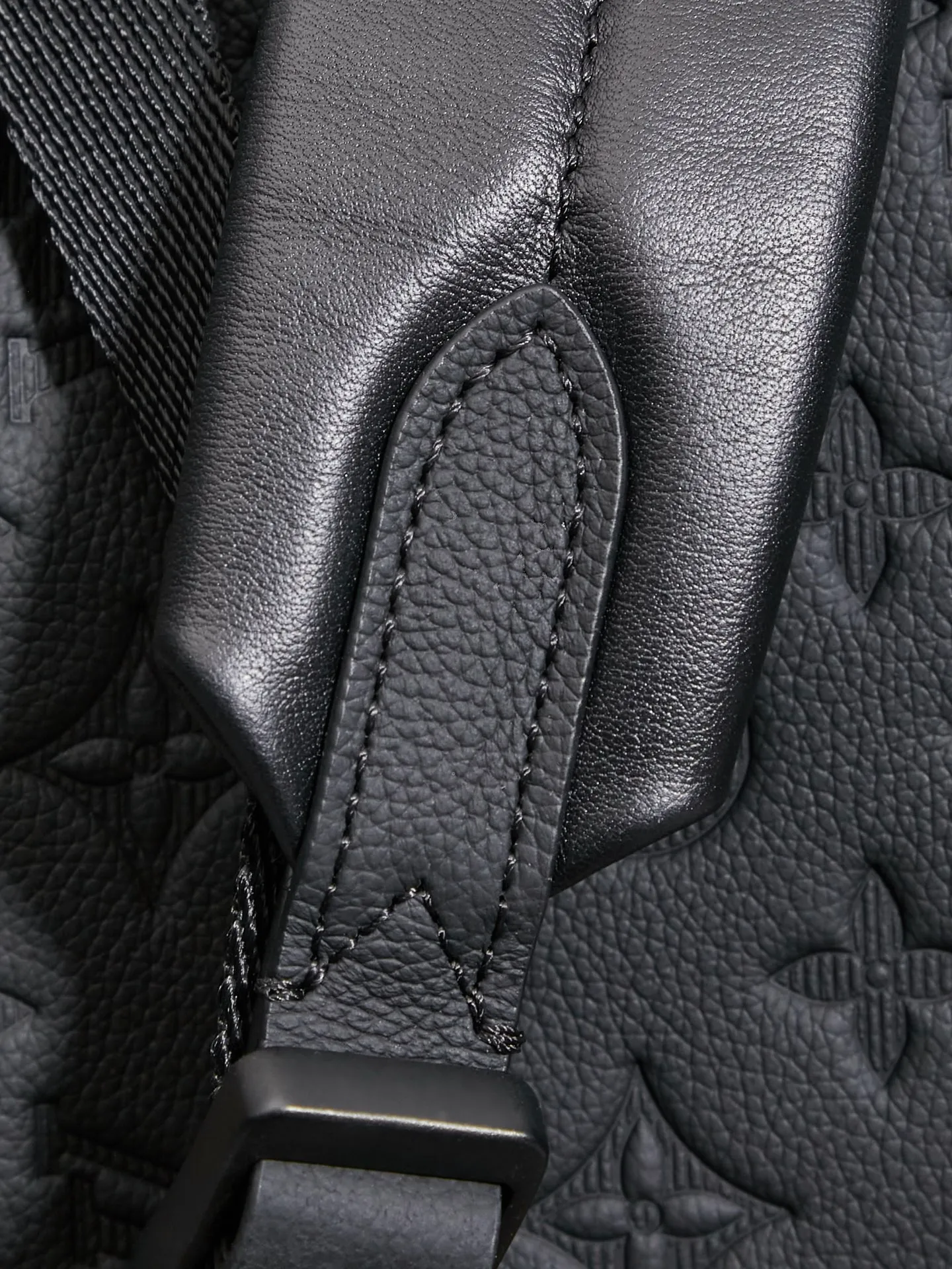 P¥1800👉nfc163C01 dynamic chip version👈 [100% MB special grade A grade black steel all steel original leather] This Discovery backpack is Monogram model: M46553 [Essential details, every detail is impeccable]