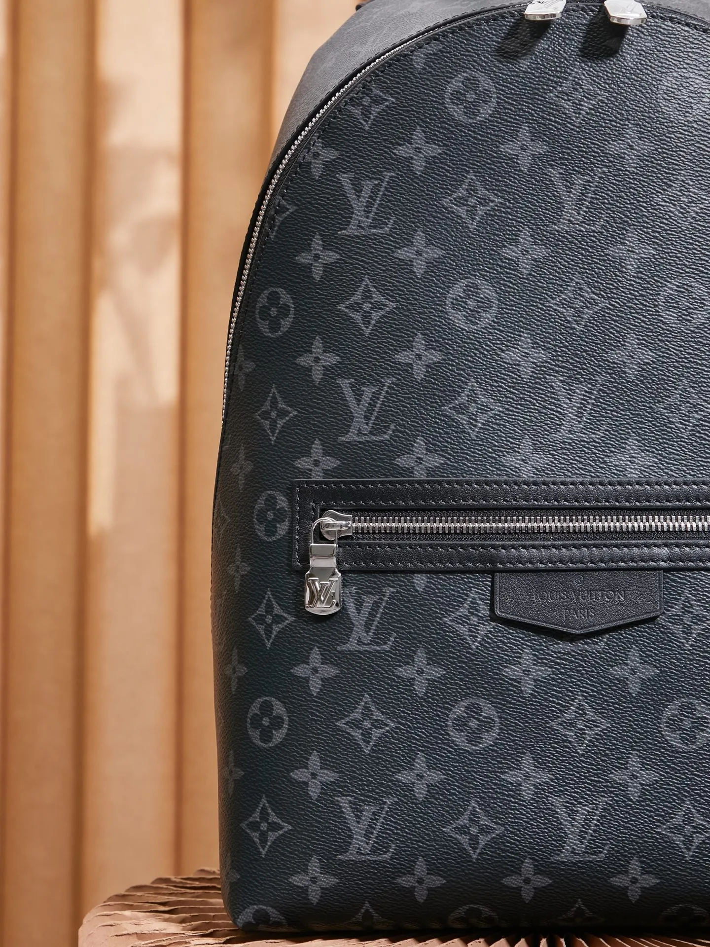 P¥1240👉nfc163C01 dynamic chip version👈 [100% MB special grade pure steel hardware imported leather] This Discovery slim backpack M14020 black flower inspection-free version 🔍Perfect details 🔍The essence of solid construction!