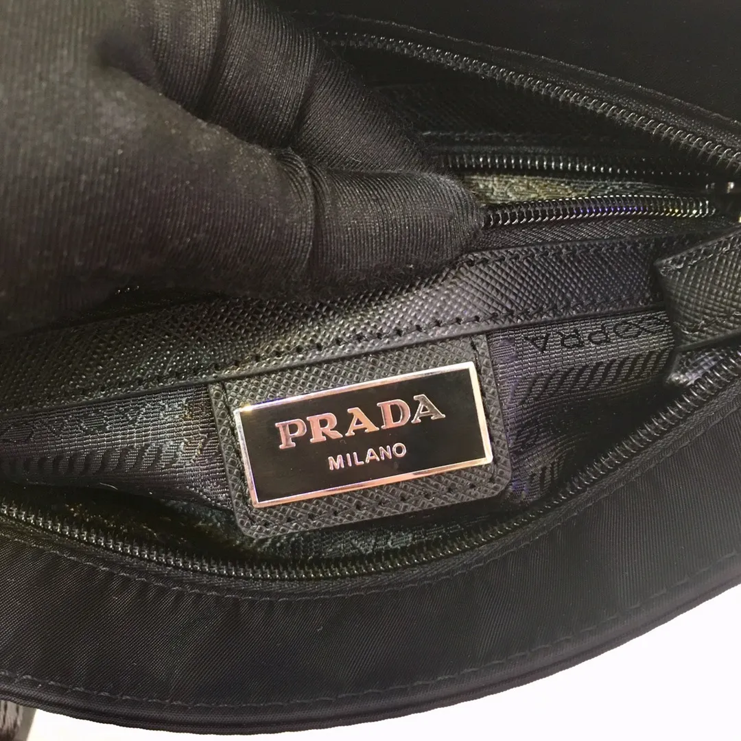 💰760, P Jiajiao classic men's bag, VA053M black, original item, made of parachute fabric, top-grade hardware, many compartments, light and practical, a must-have for men, length 29X height 26cm.💪💪💪💰💰