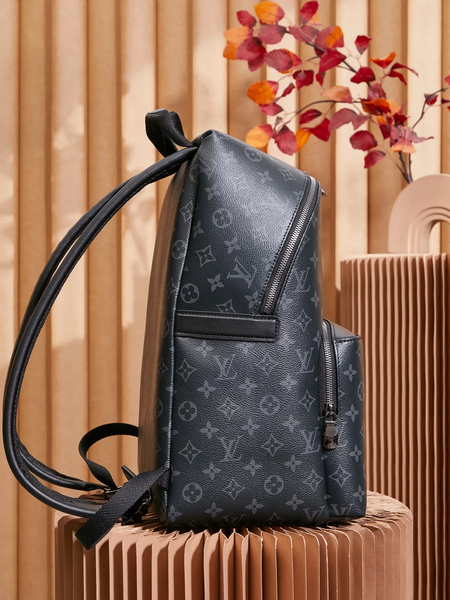 P¥920👉nfc163C01 dynamic chip version👈【Top inspection-free pure steel hardware】𝘿𝙄𝙎𝘾𝙊𝙑𝙀𝙍𝙔 Backpack m43186 French original leather🇫🇷Pure steel hardware Size: 37*40*20cm 🔍Treasure item 🔍Confidence comes from quality